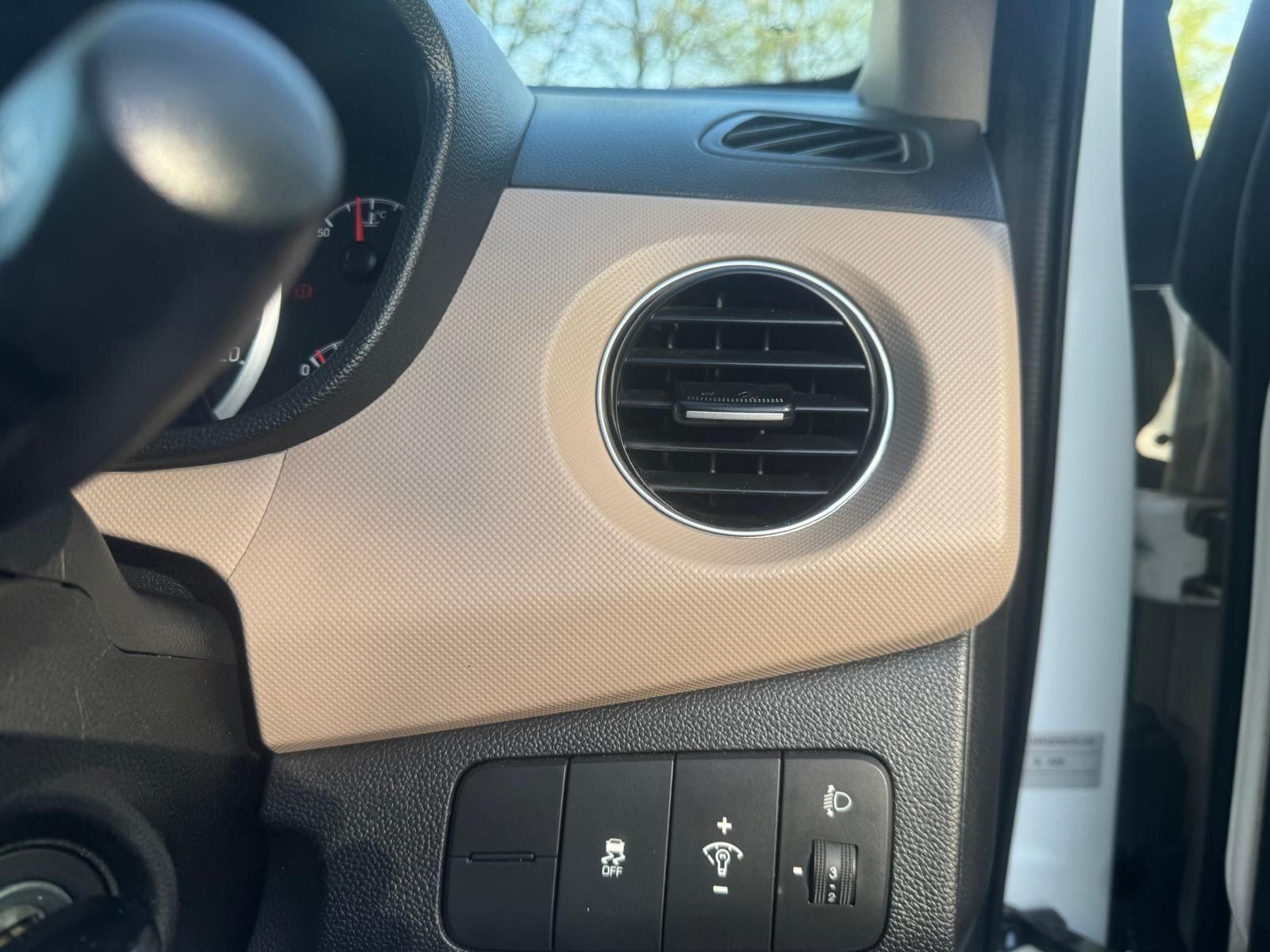 Hyundai i10 - Image 30