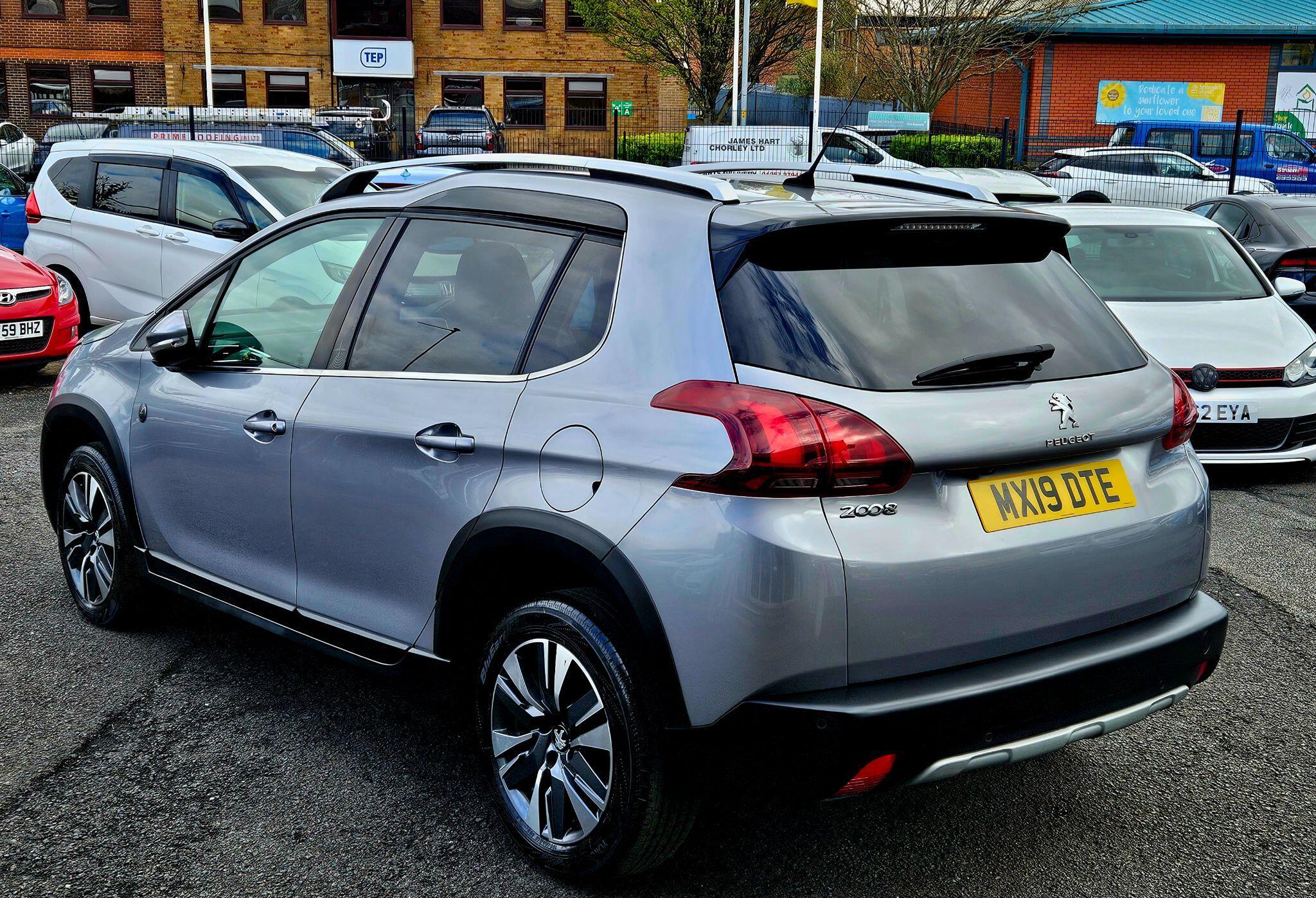 Peugeot 2008 - Image 10