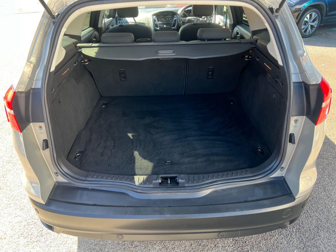 Ford Focus - Image 6