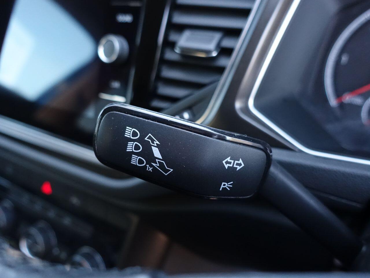 Volkswagen T-Roc - Image 13