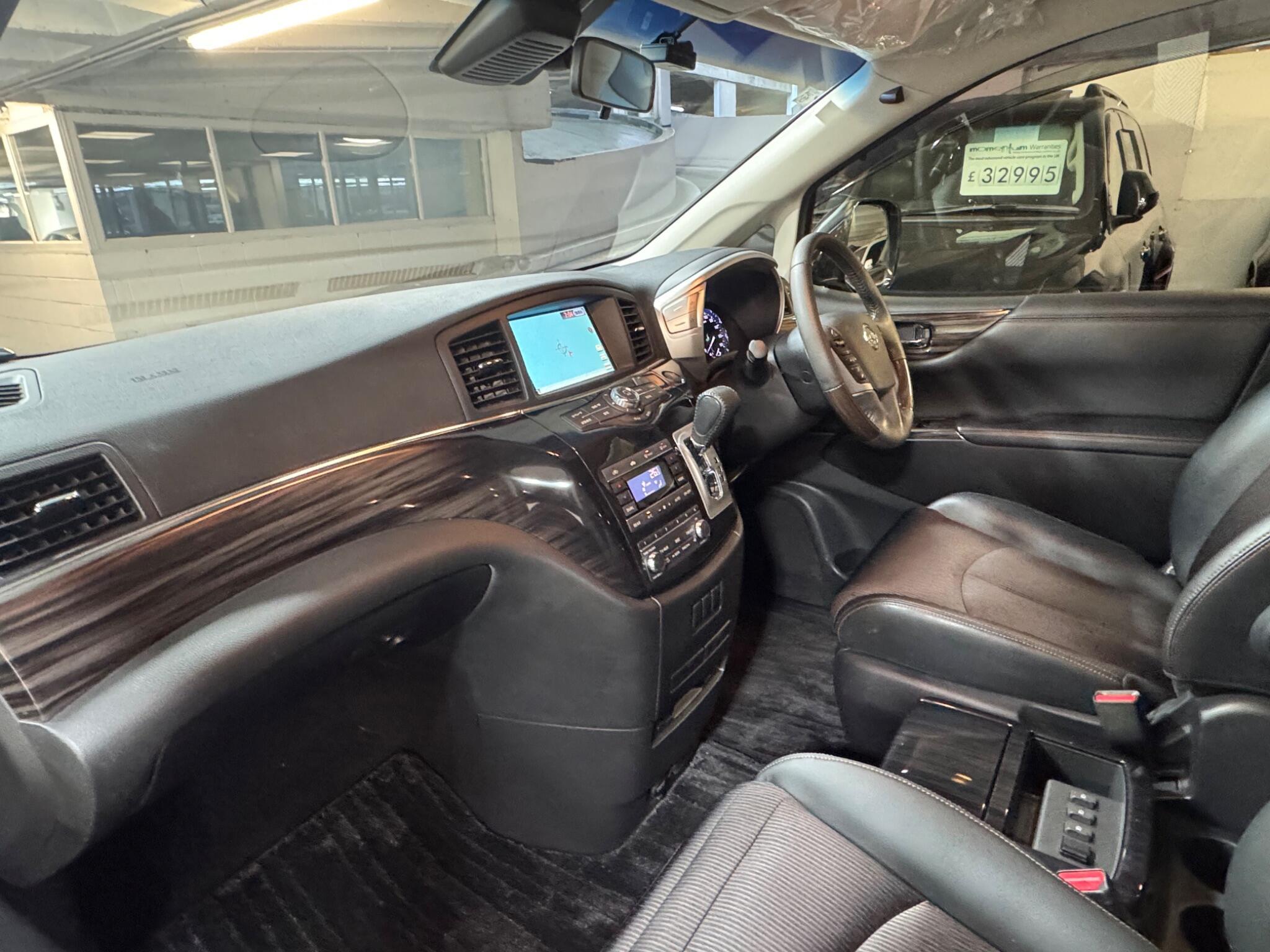 Nissan Elgrand - Image 10
