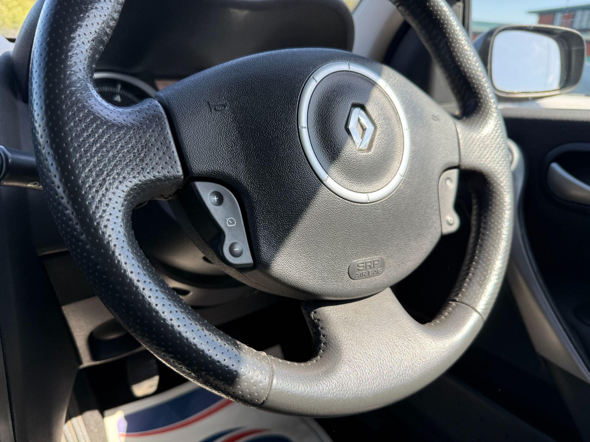 Renault Megane - Image 36