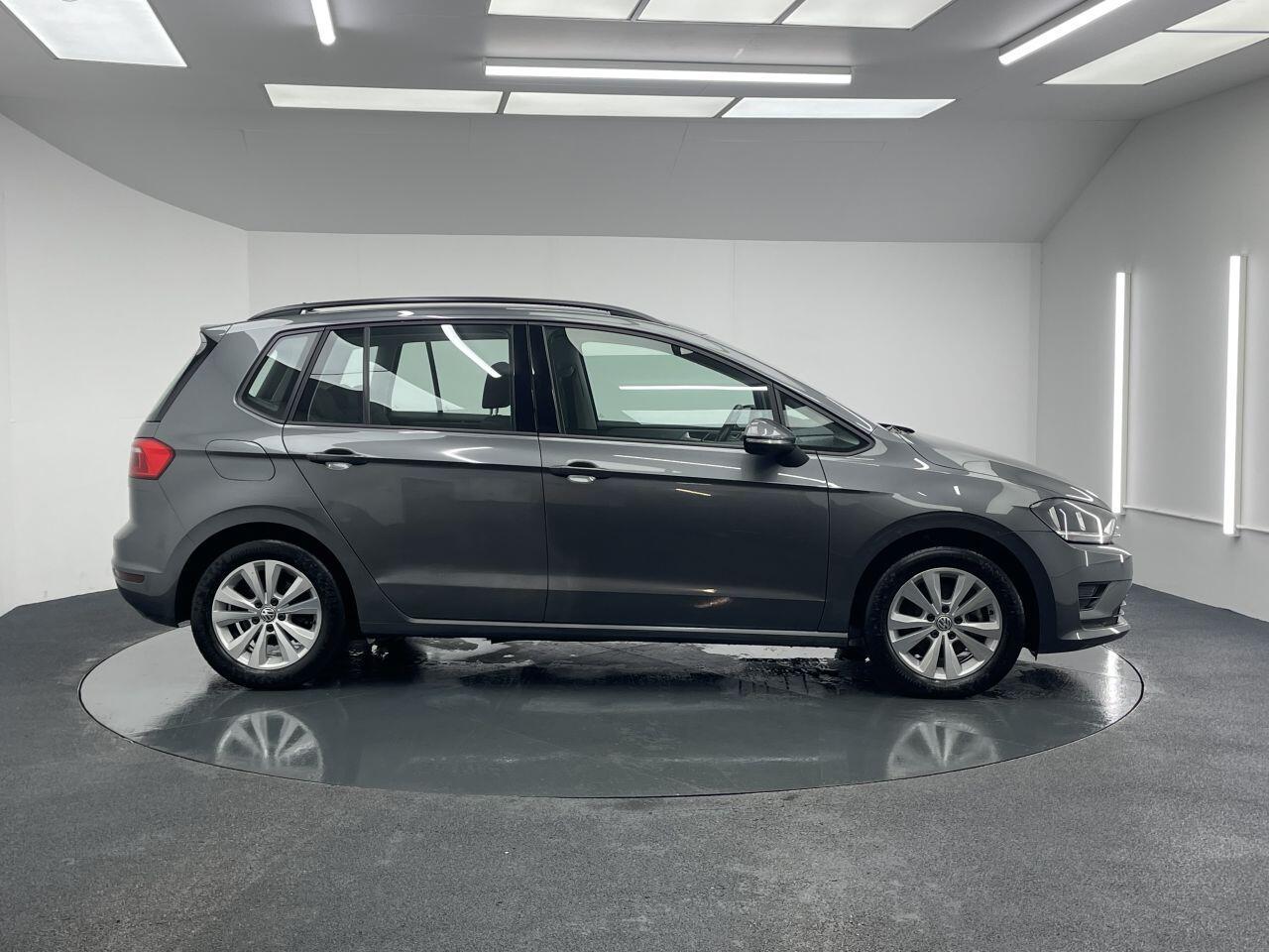 Volkswagen GOLF SV - Image 16