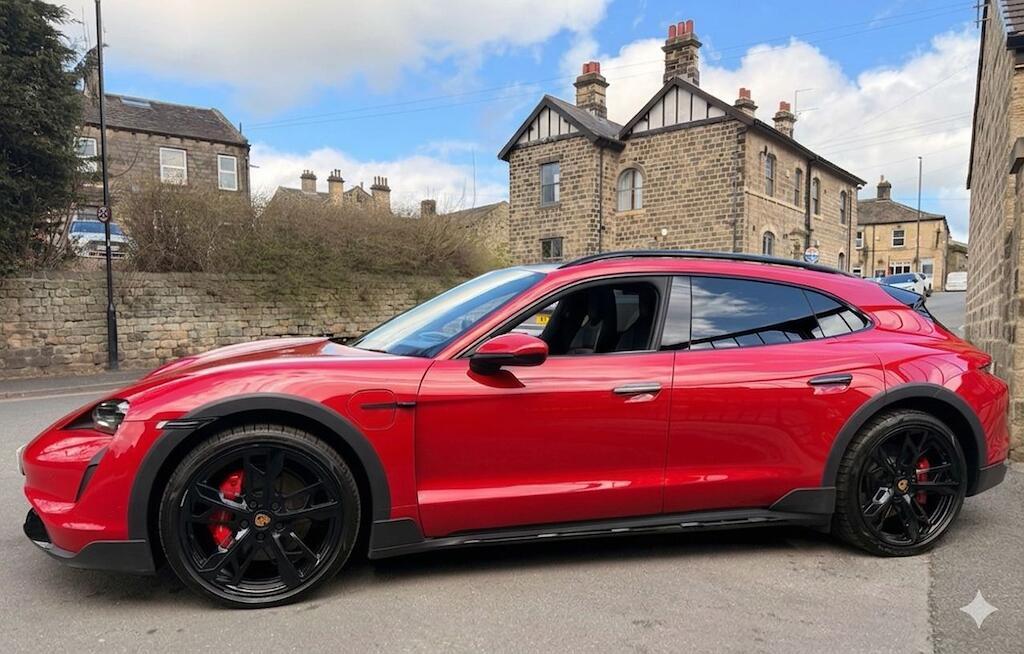 Porsche Taycan - Image 7