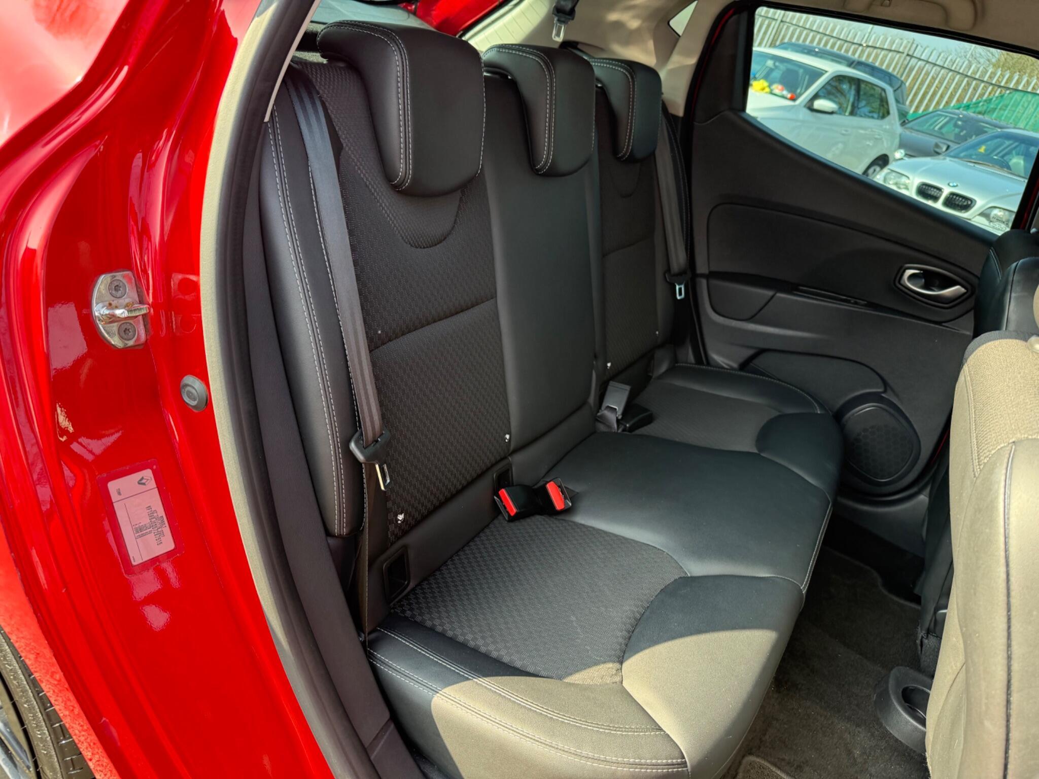 Renault Clio - Image 34