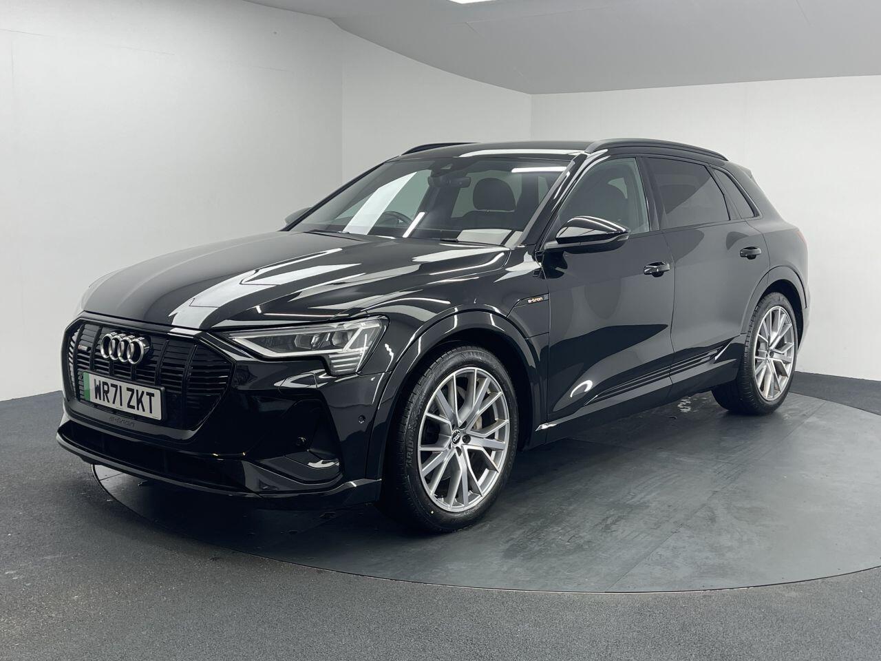 Audi E-Tron - Image 10