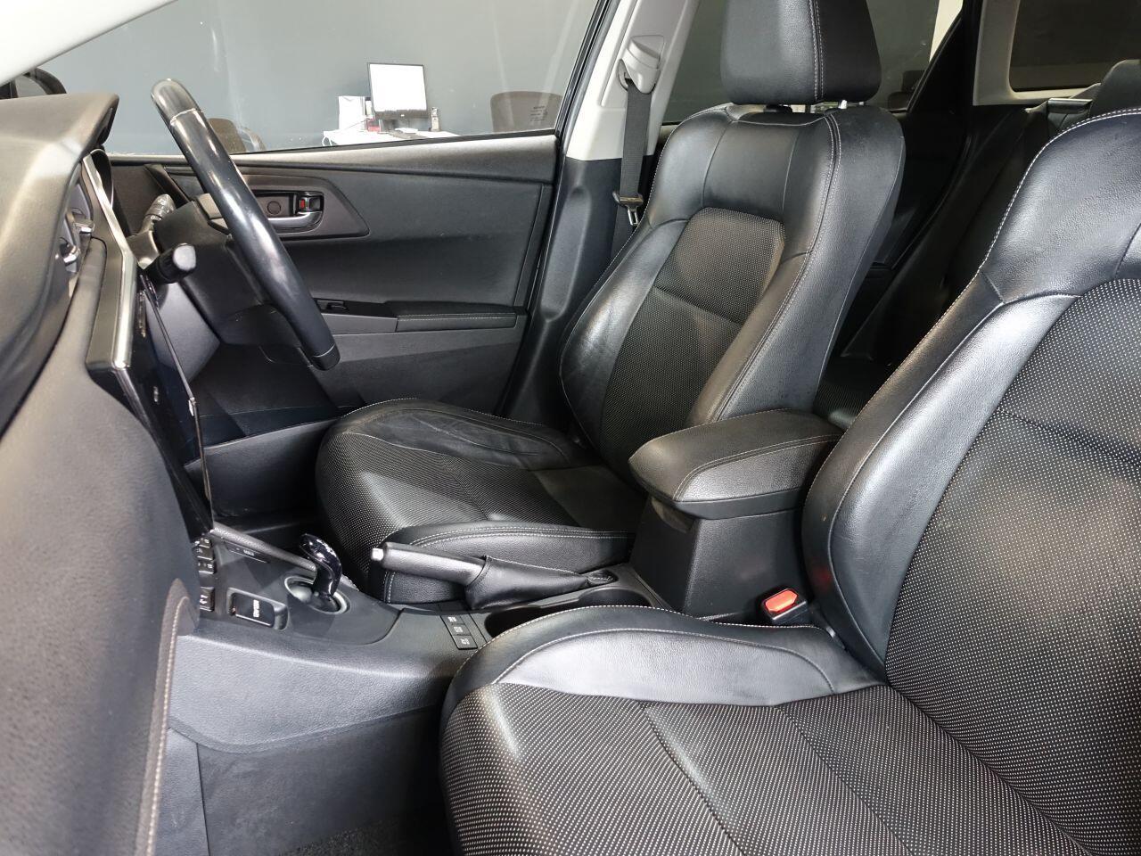 Toyota Auris - Image 12