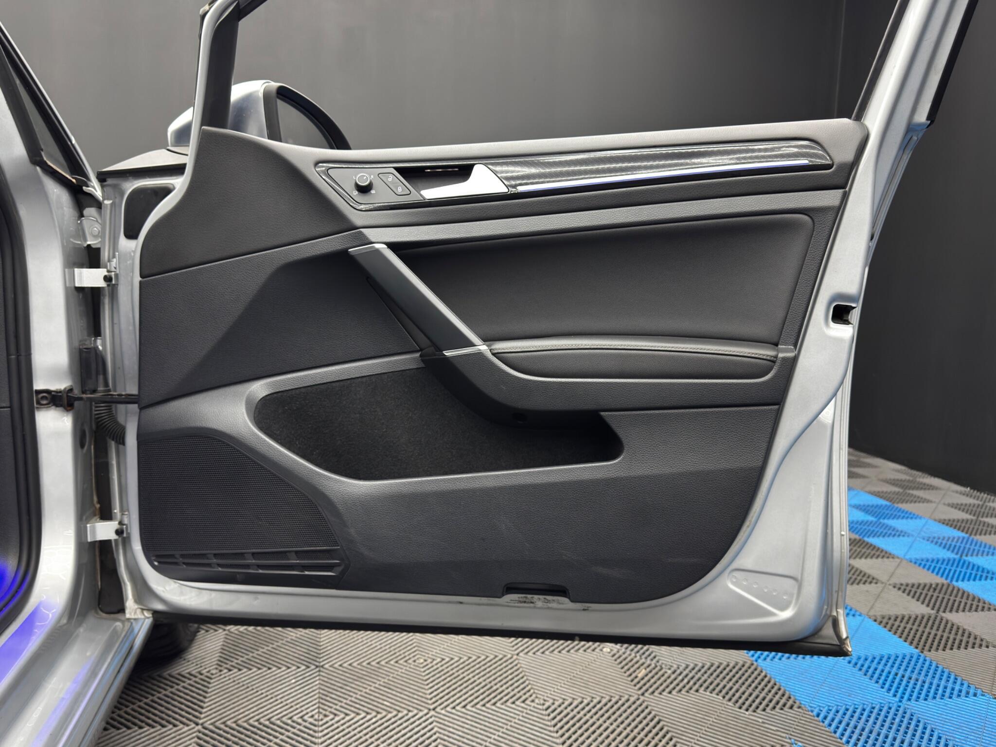 Volkswagen Golf - Image 41