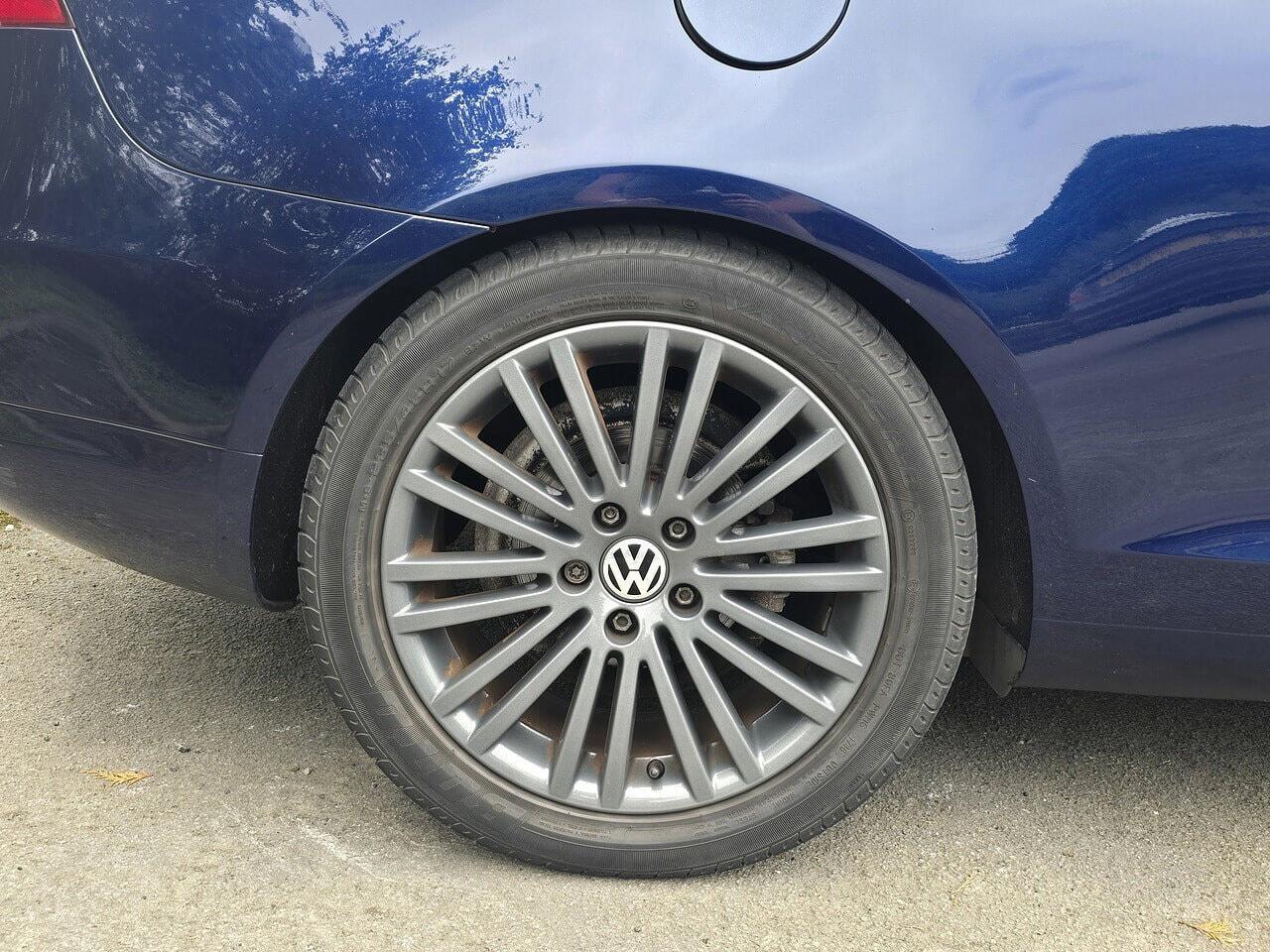 Volkswagen EOS - Image 11