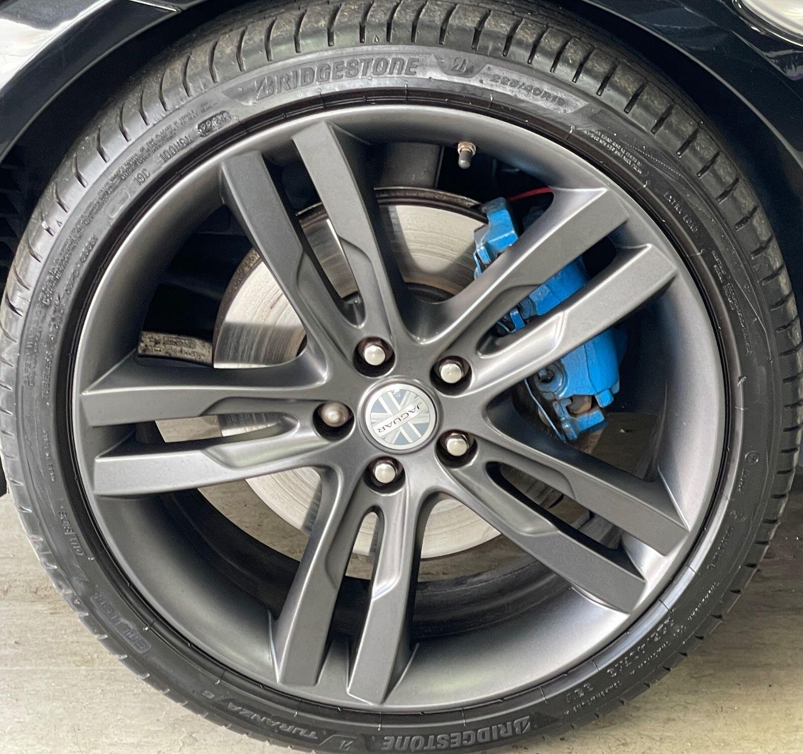 Jaguar XE - Image 14