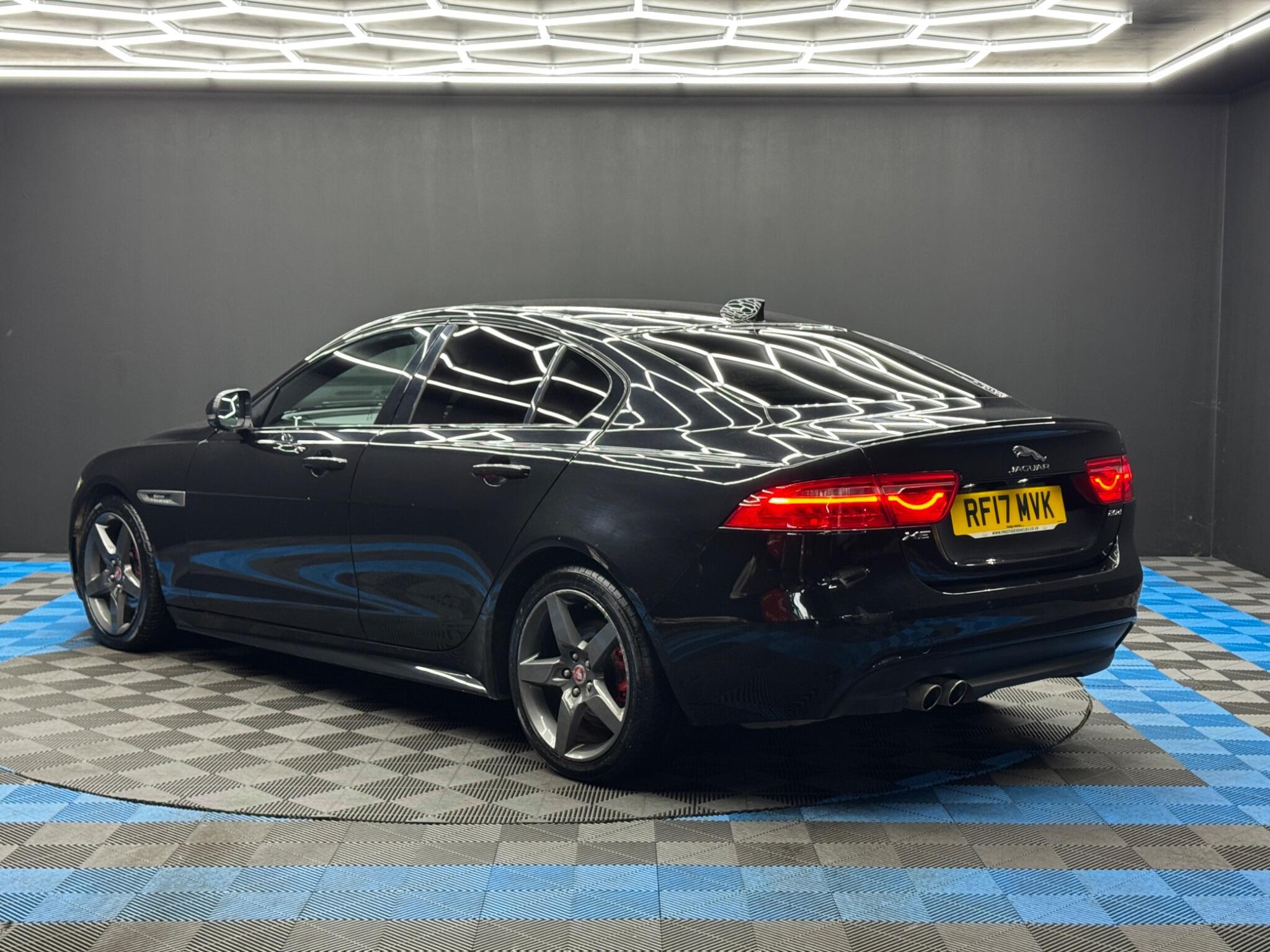 Jaguar XE - Image 7