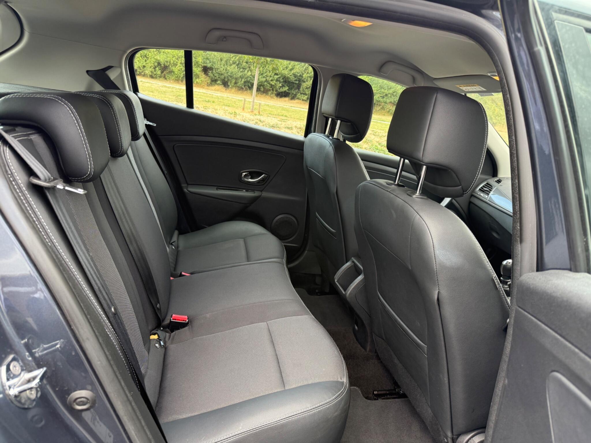 Renault Megane - Image 14