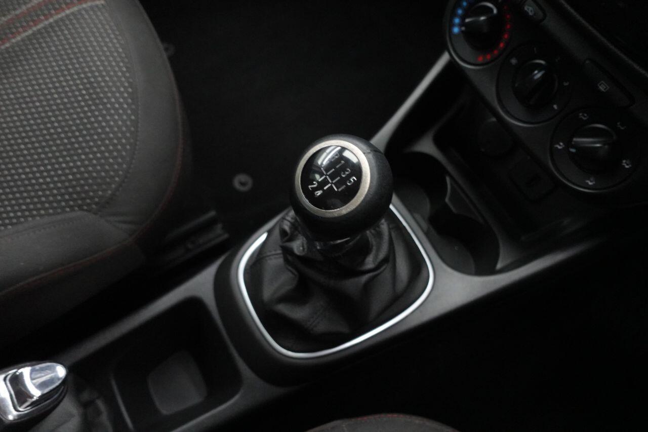 Vauxhall Corsa - Image 18