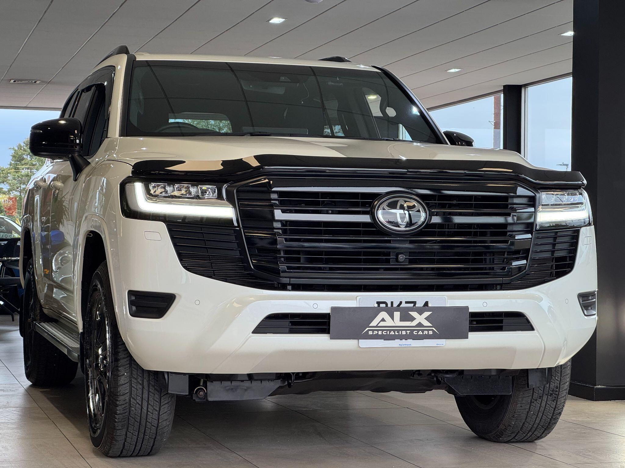 Toyota Land Cruiser - Image 8