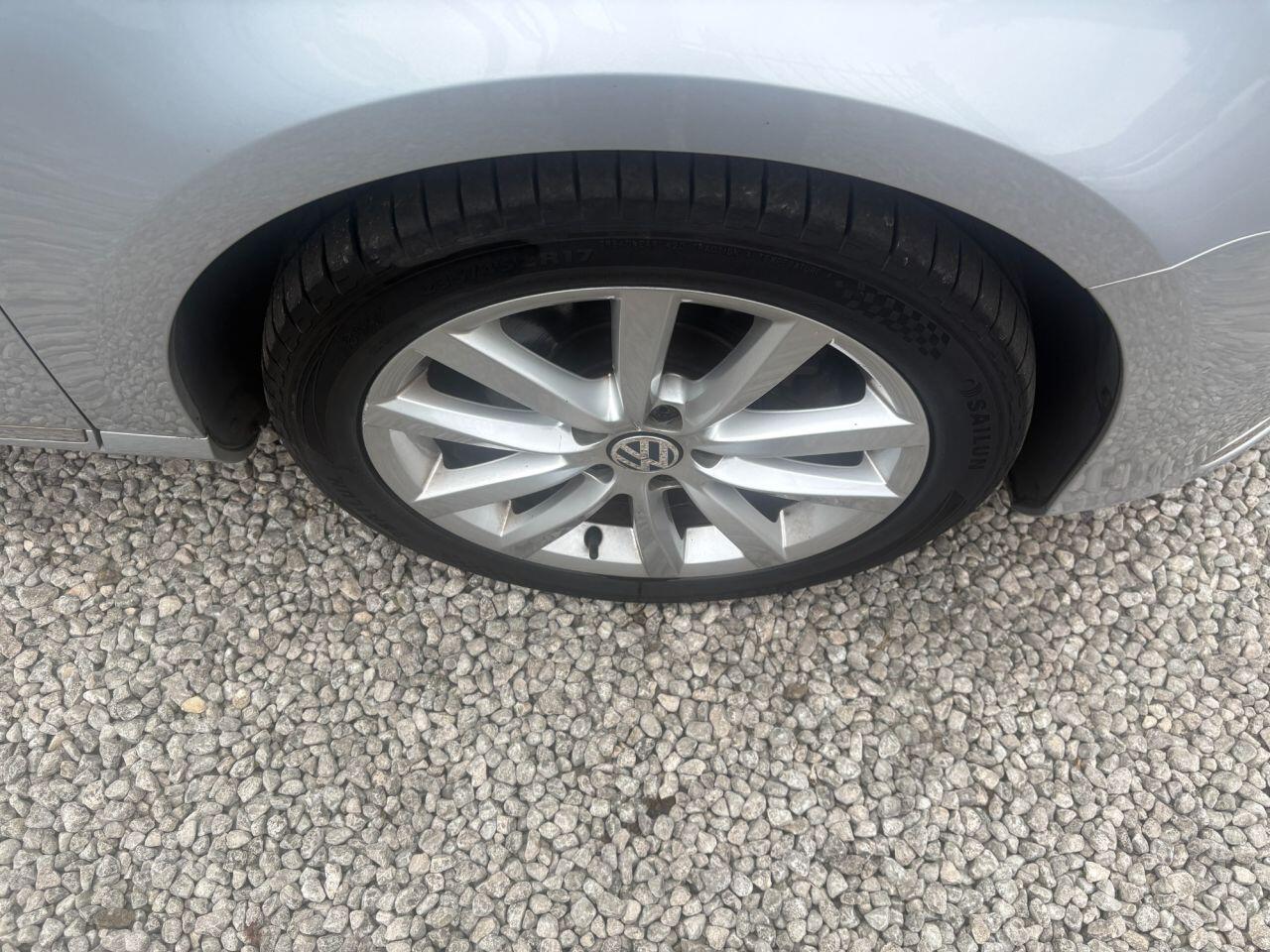 Volkswagen Passat - Image 17