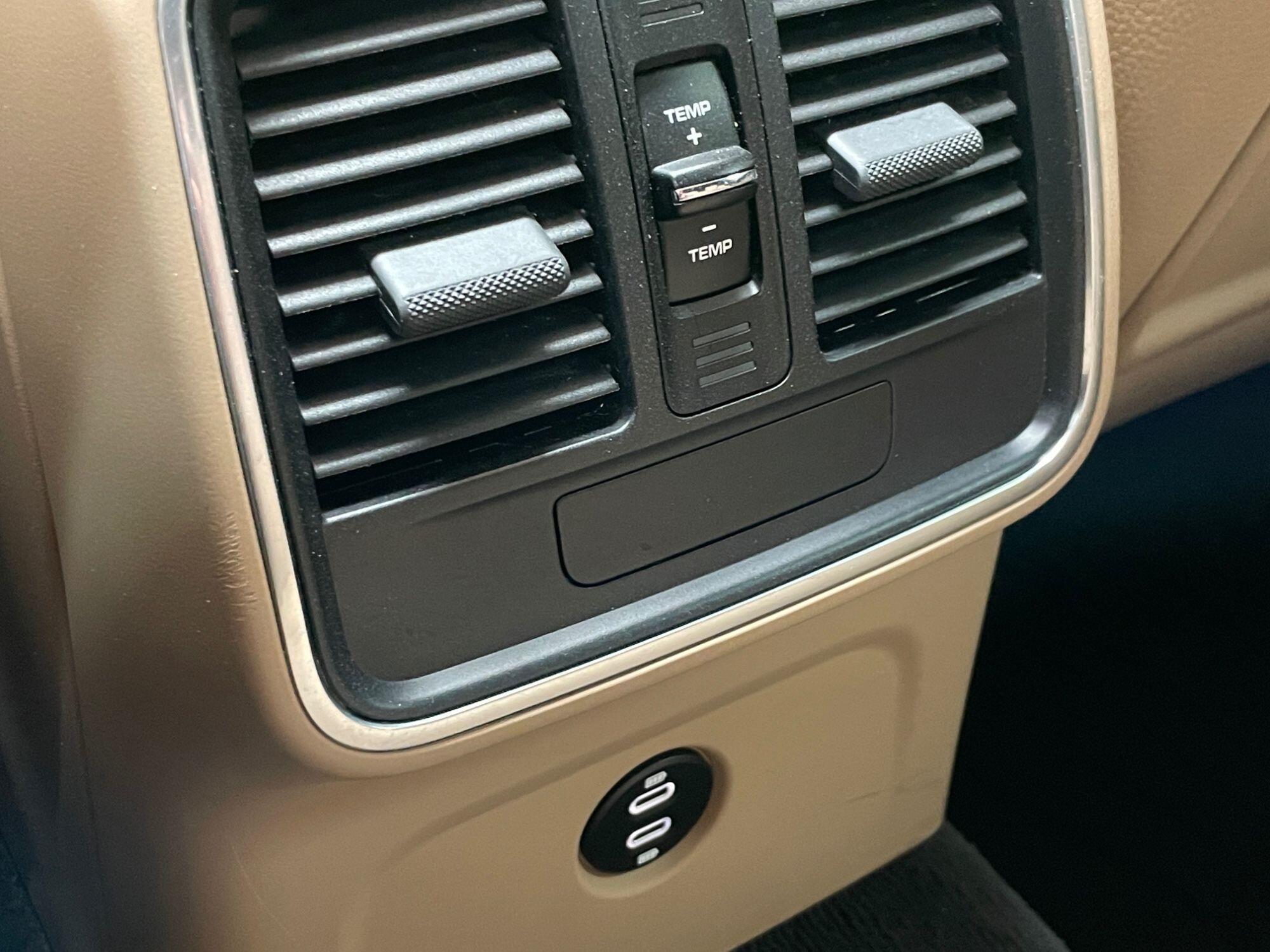 Porsche Macan - Image 33