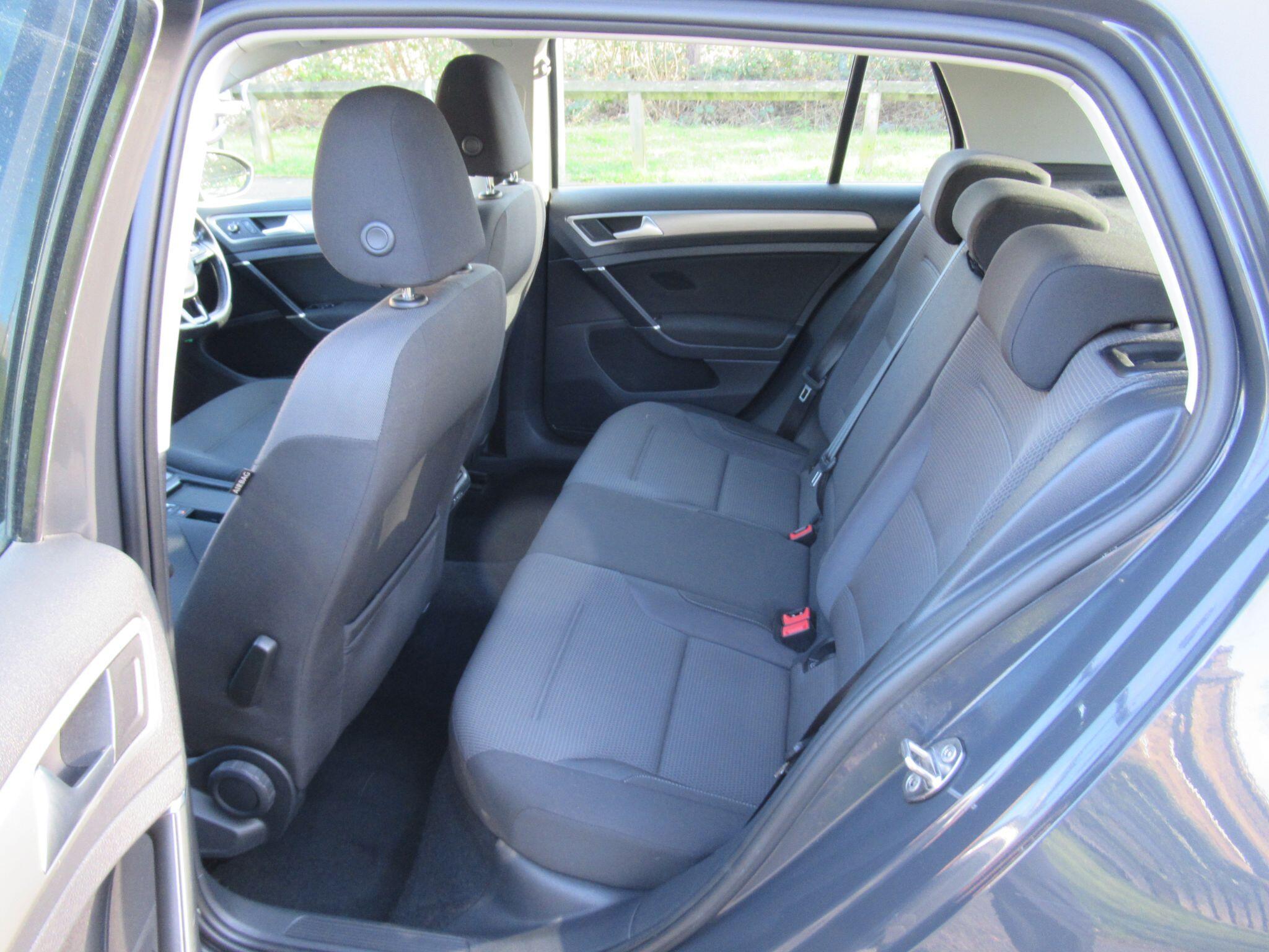 Volkswagen Golf - Image 17
