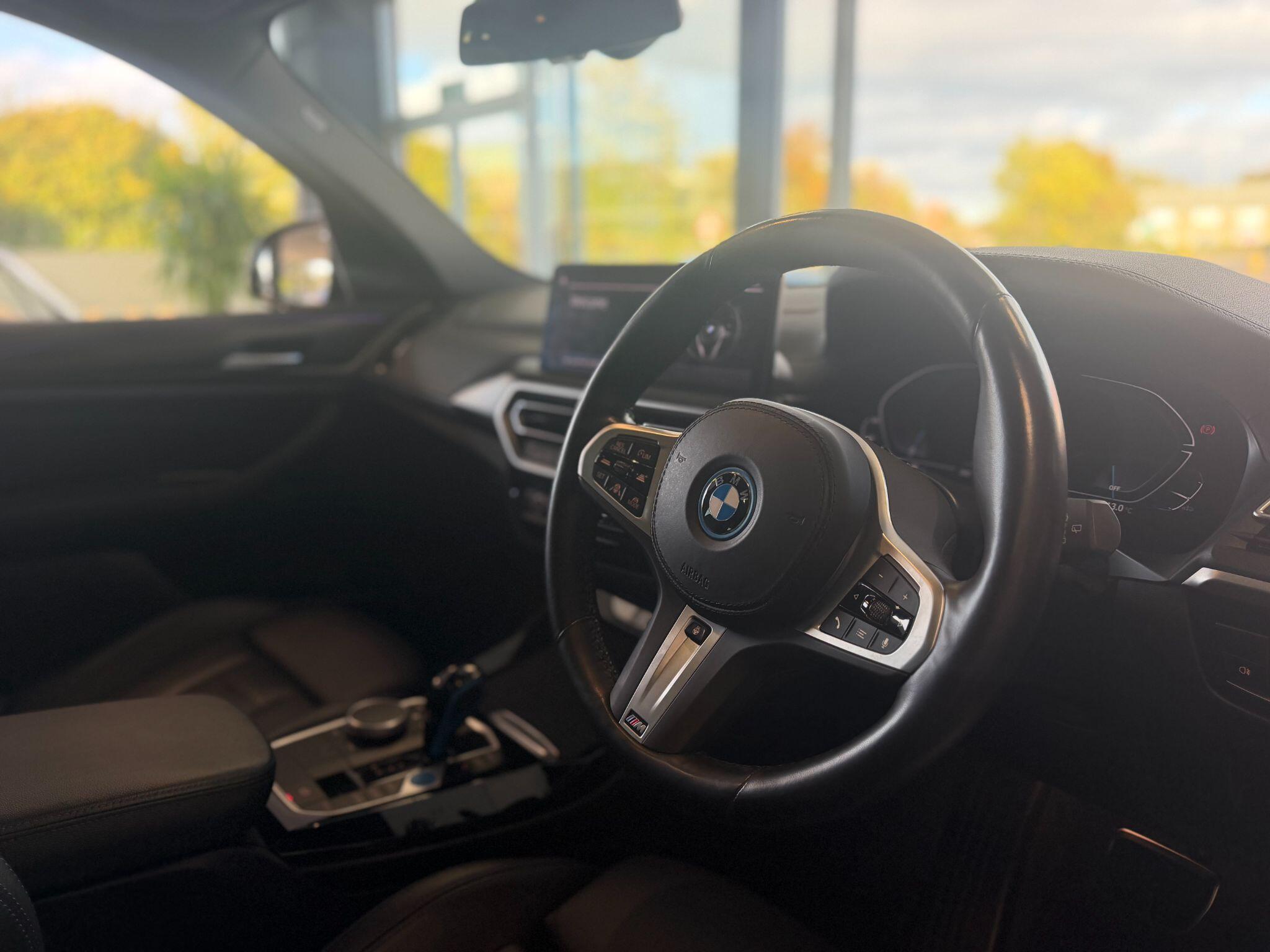 BMW iX3 - Image 4