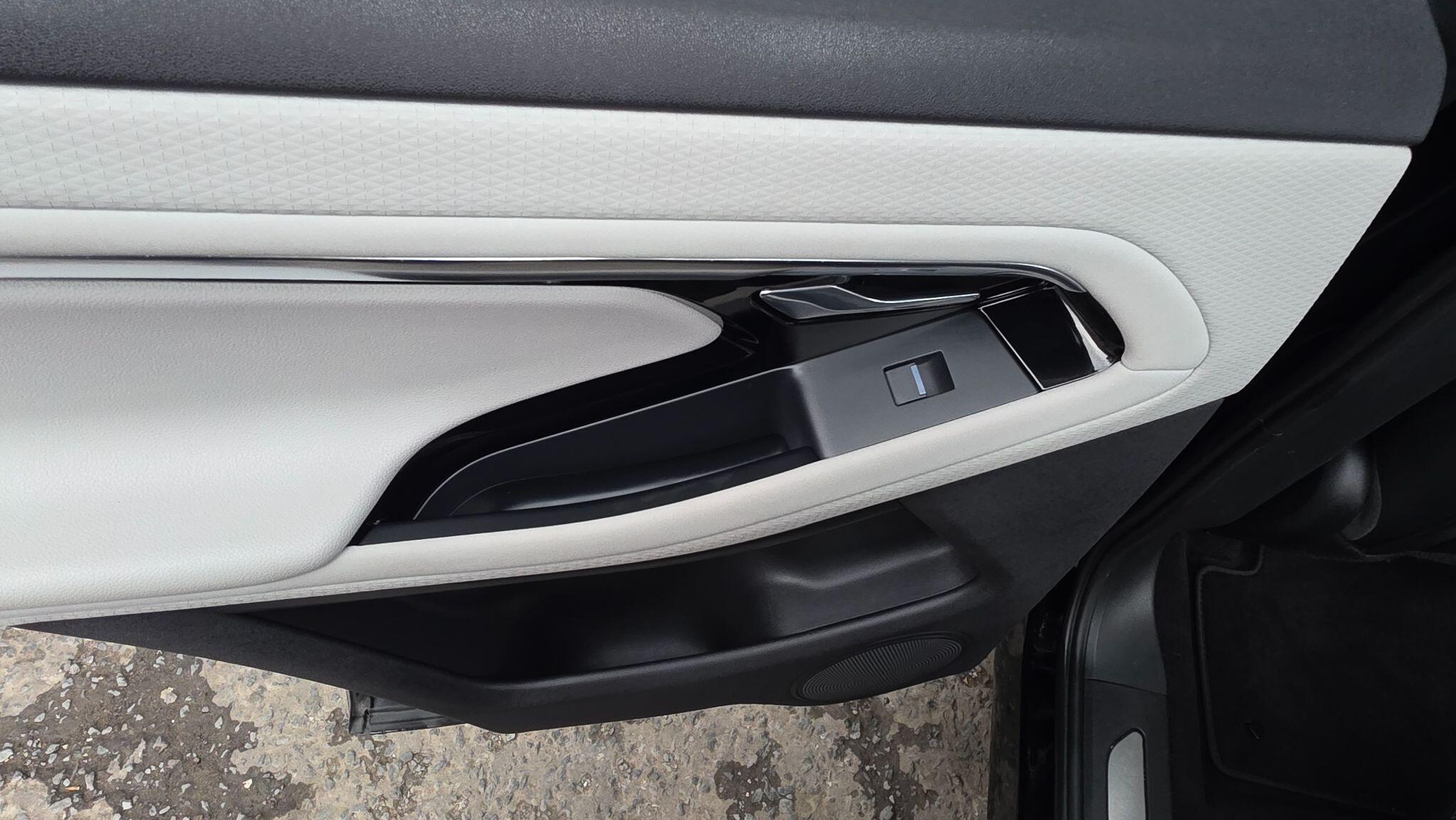 Land Rover Range Rover Evoque - Image 34
