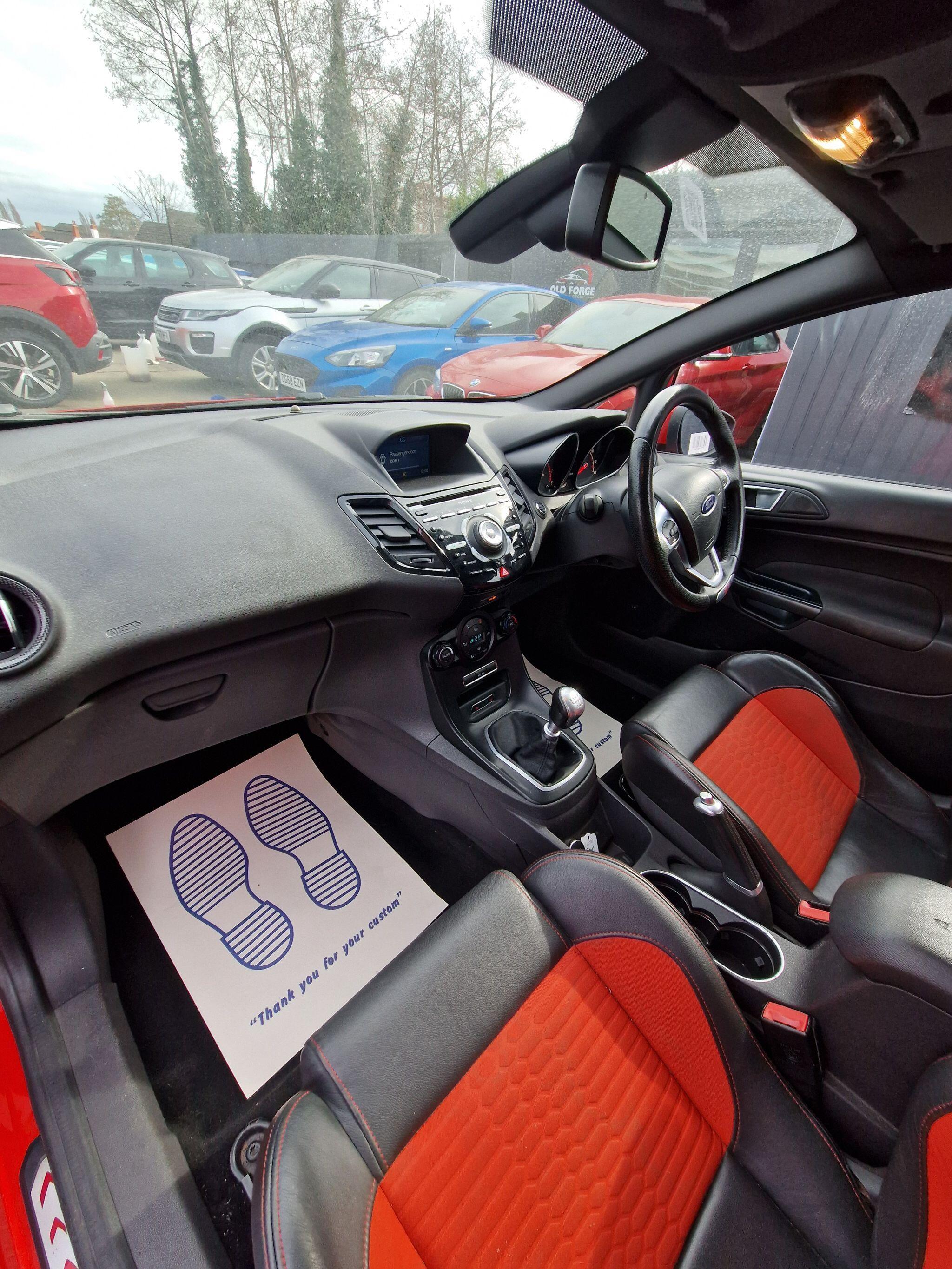 Ford Fiesta - Image 36