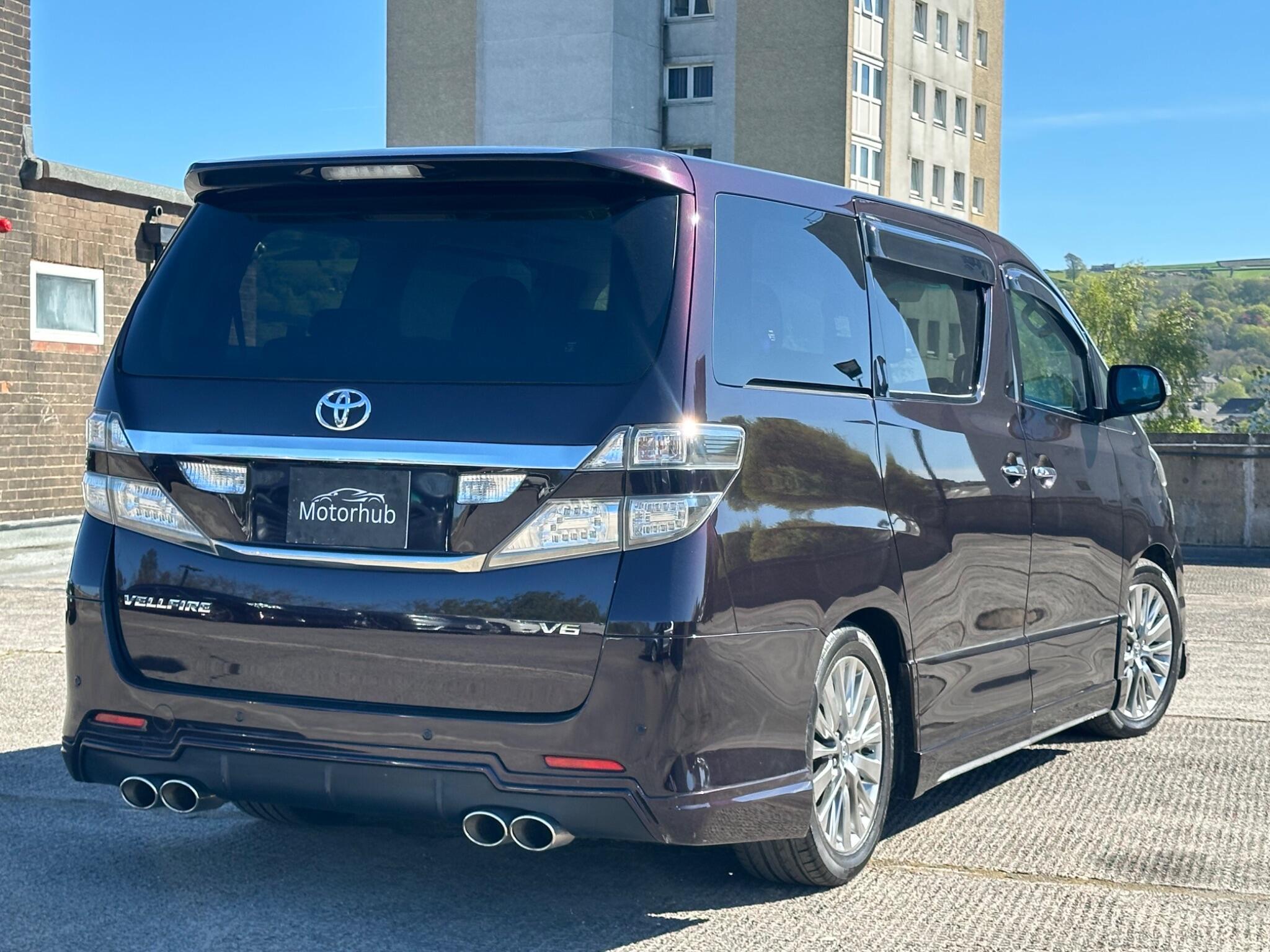 Toyota Vellfire - Image 3