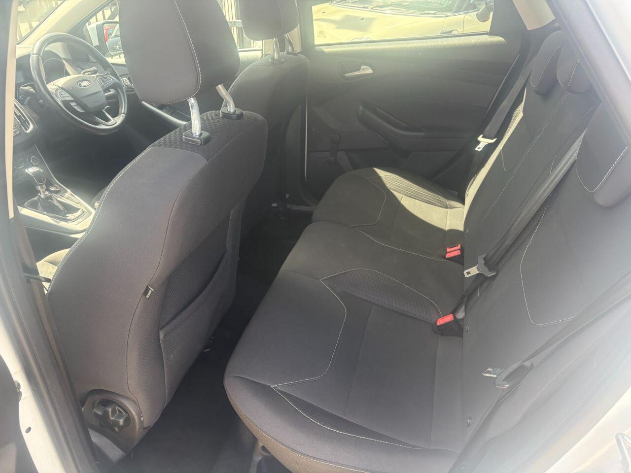 Ford Focus - Image 14