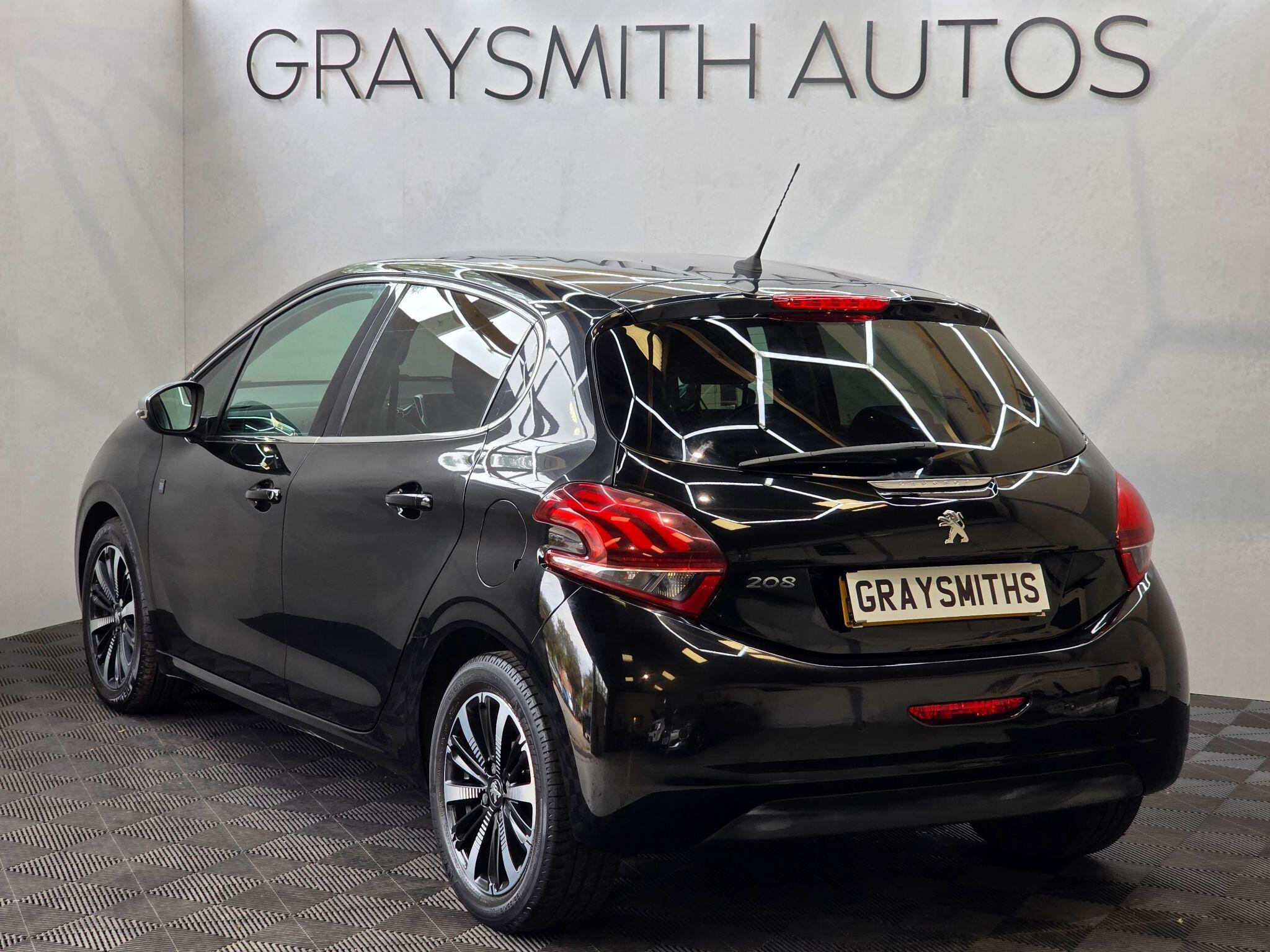 Peugeot 208 - Image 2