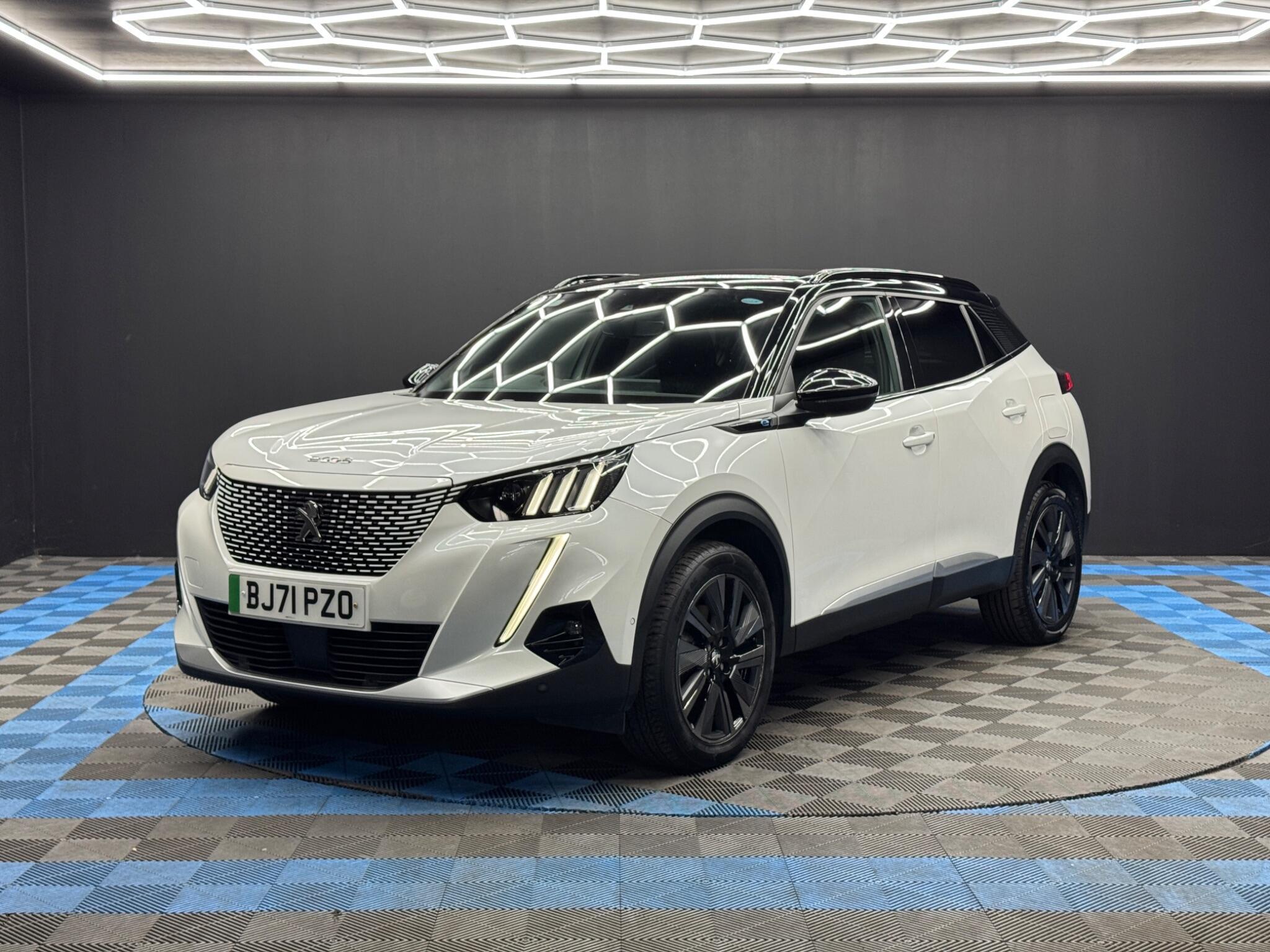 Peugeot E-2008 - Image 3