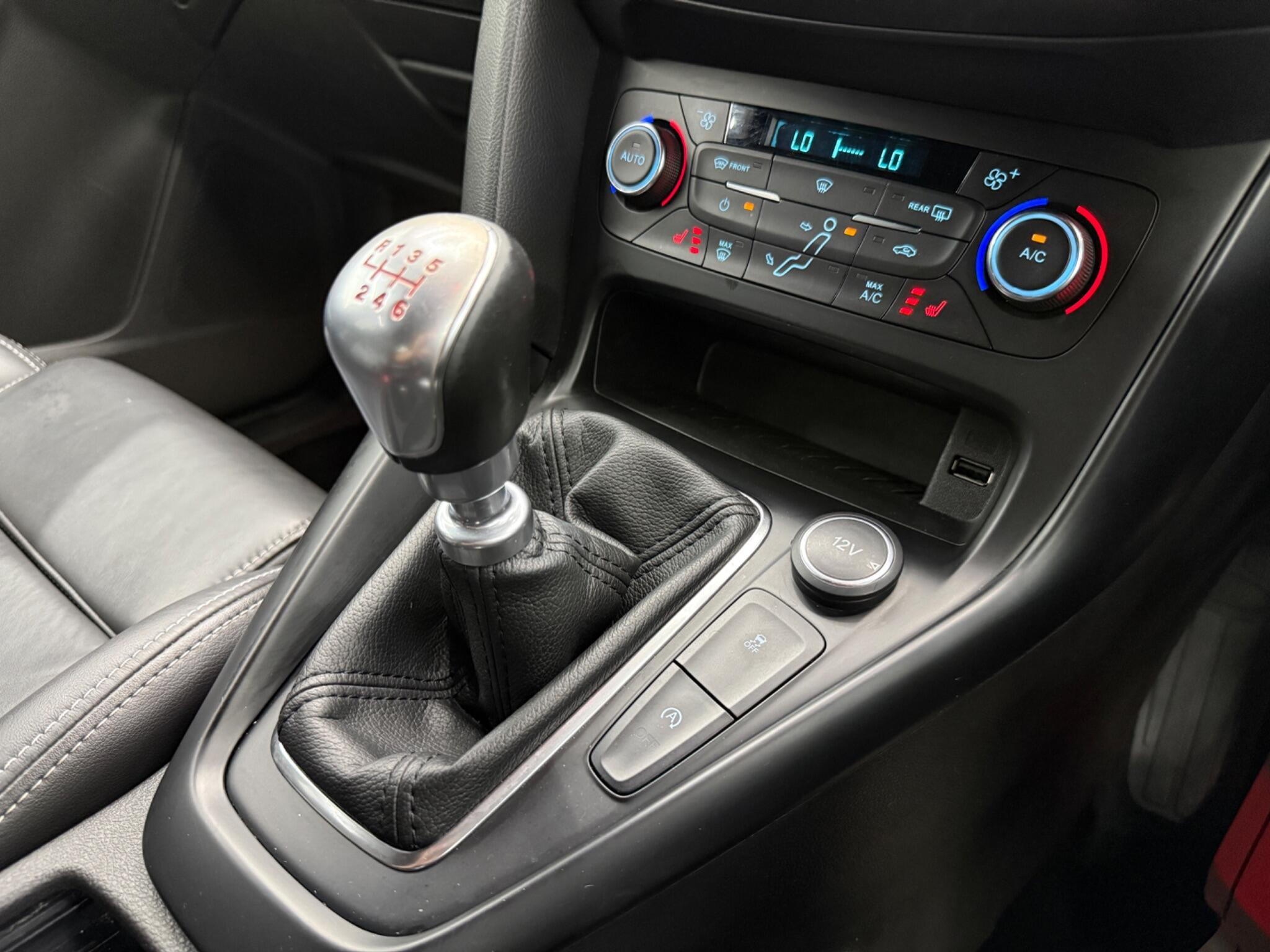 Ford Focus - Image 52
