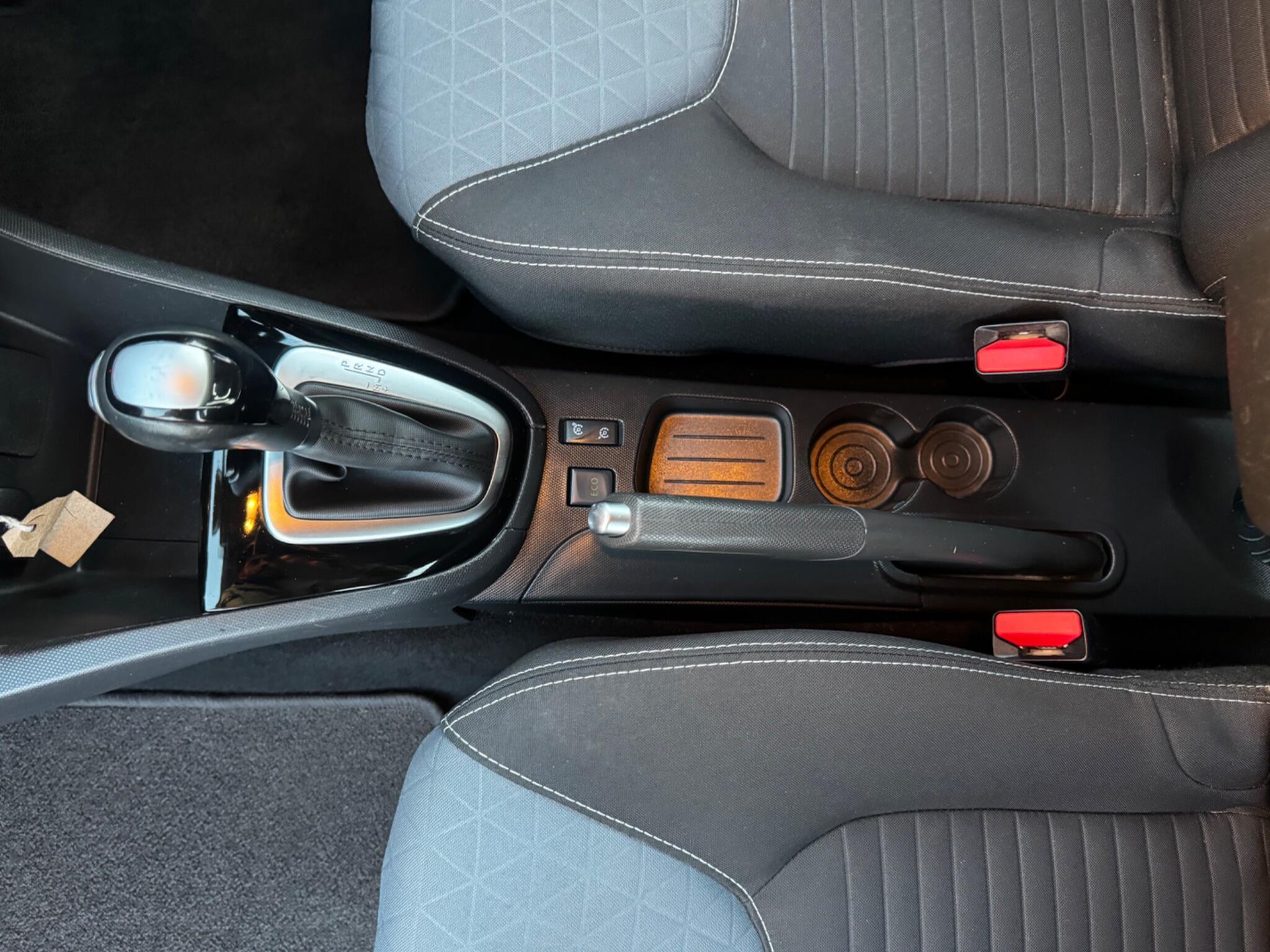 Renault Clio - Image 19