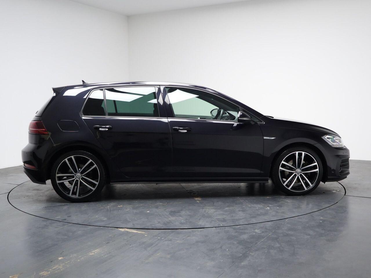 Volkswagen Golf - Image 14