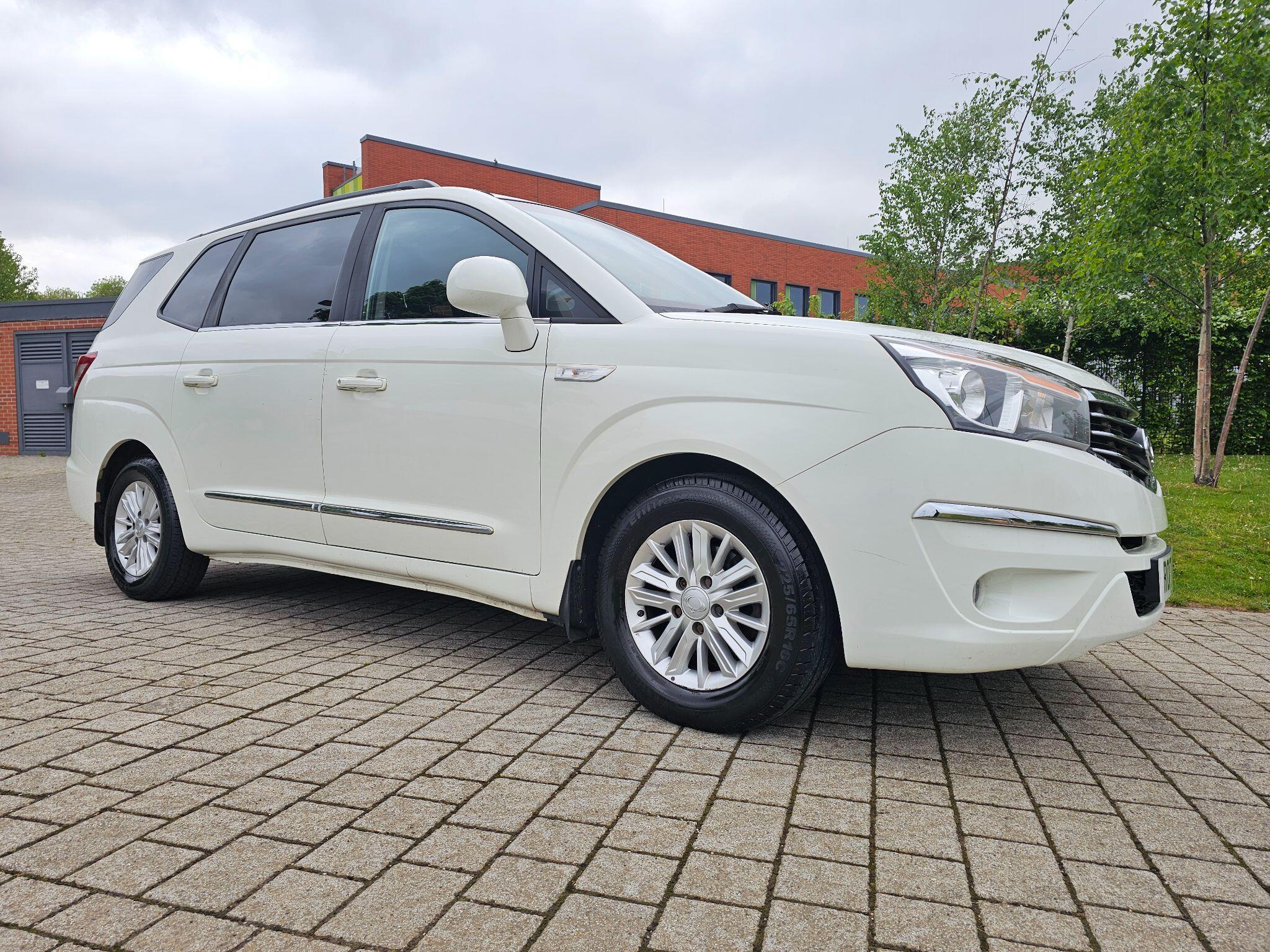 Ssangyong Turismo - Image 10