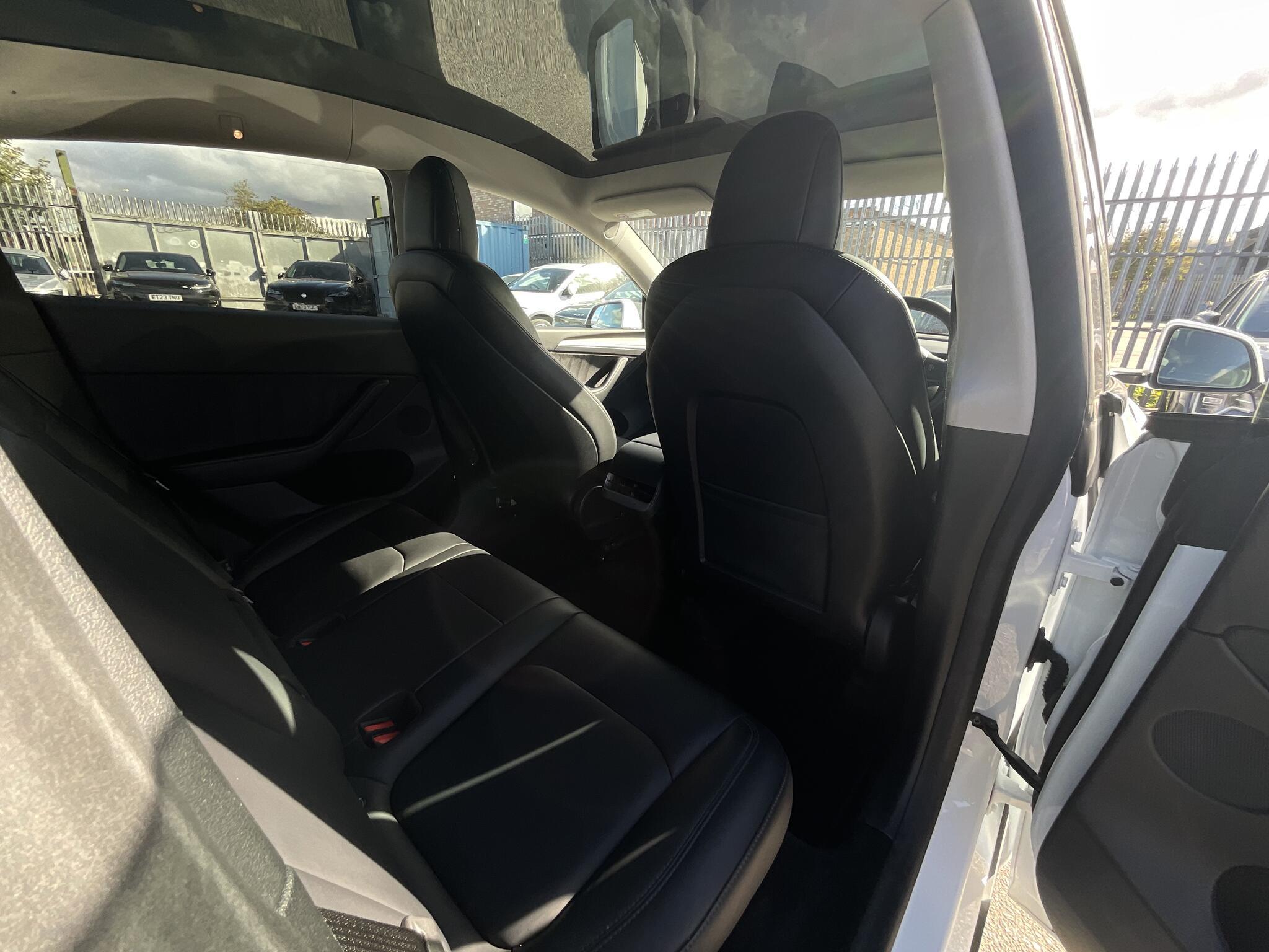 Tesla Model Y - Image 10