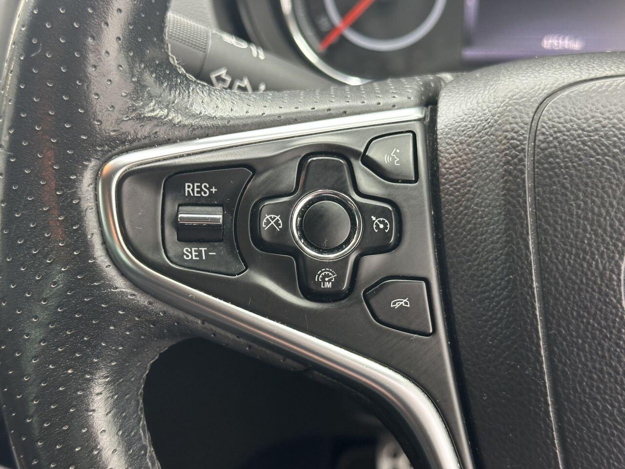 Vauxhall Insignia - Image 19