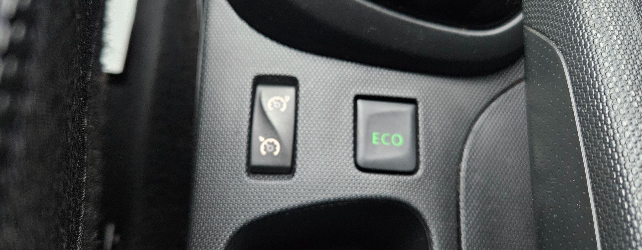 Renault Captur - Image 33