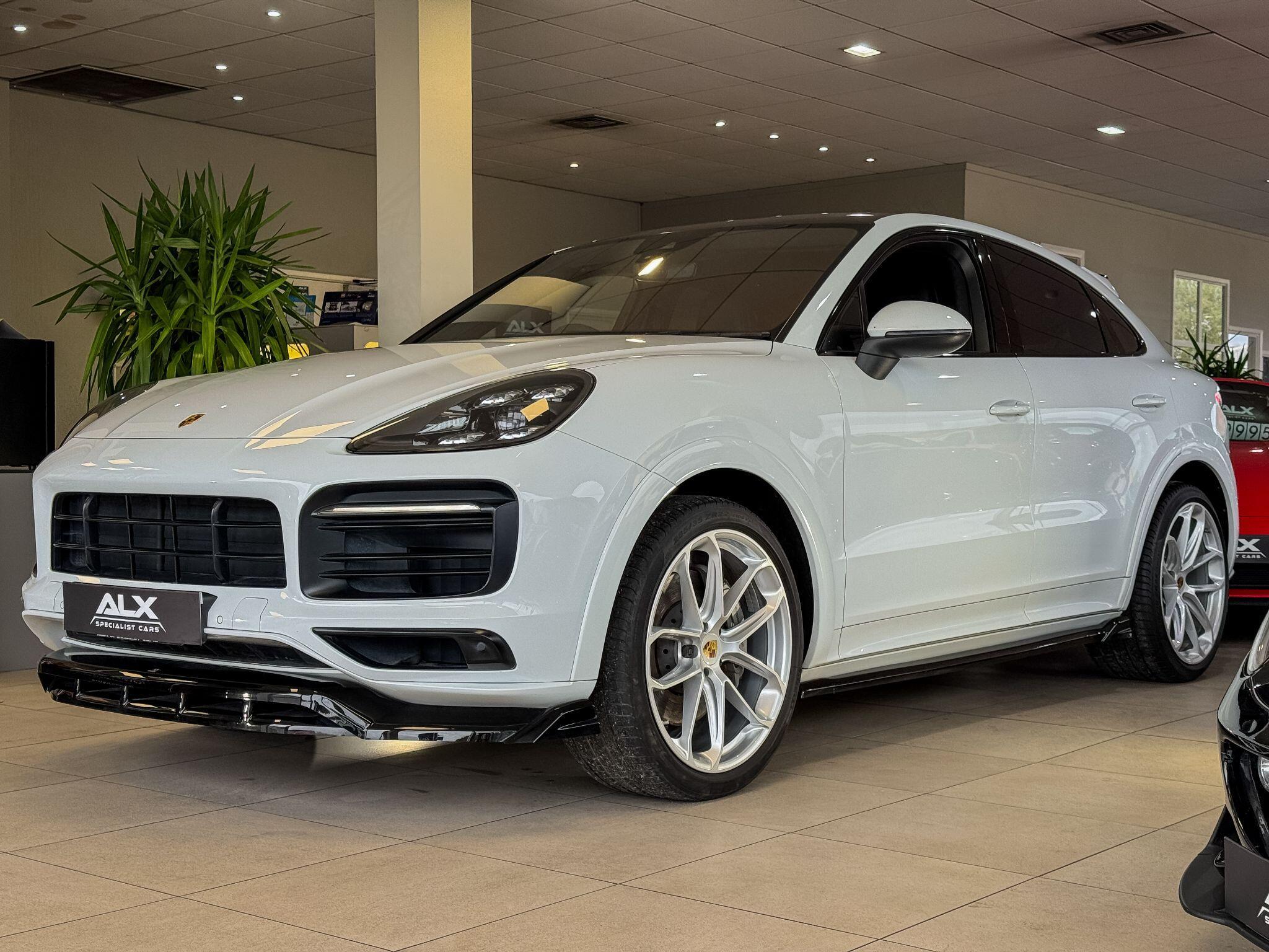 Porsche Cayenne - Image 12