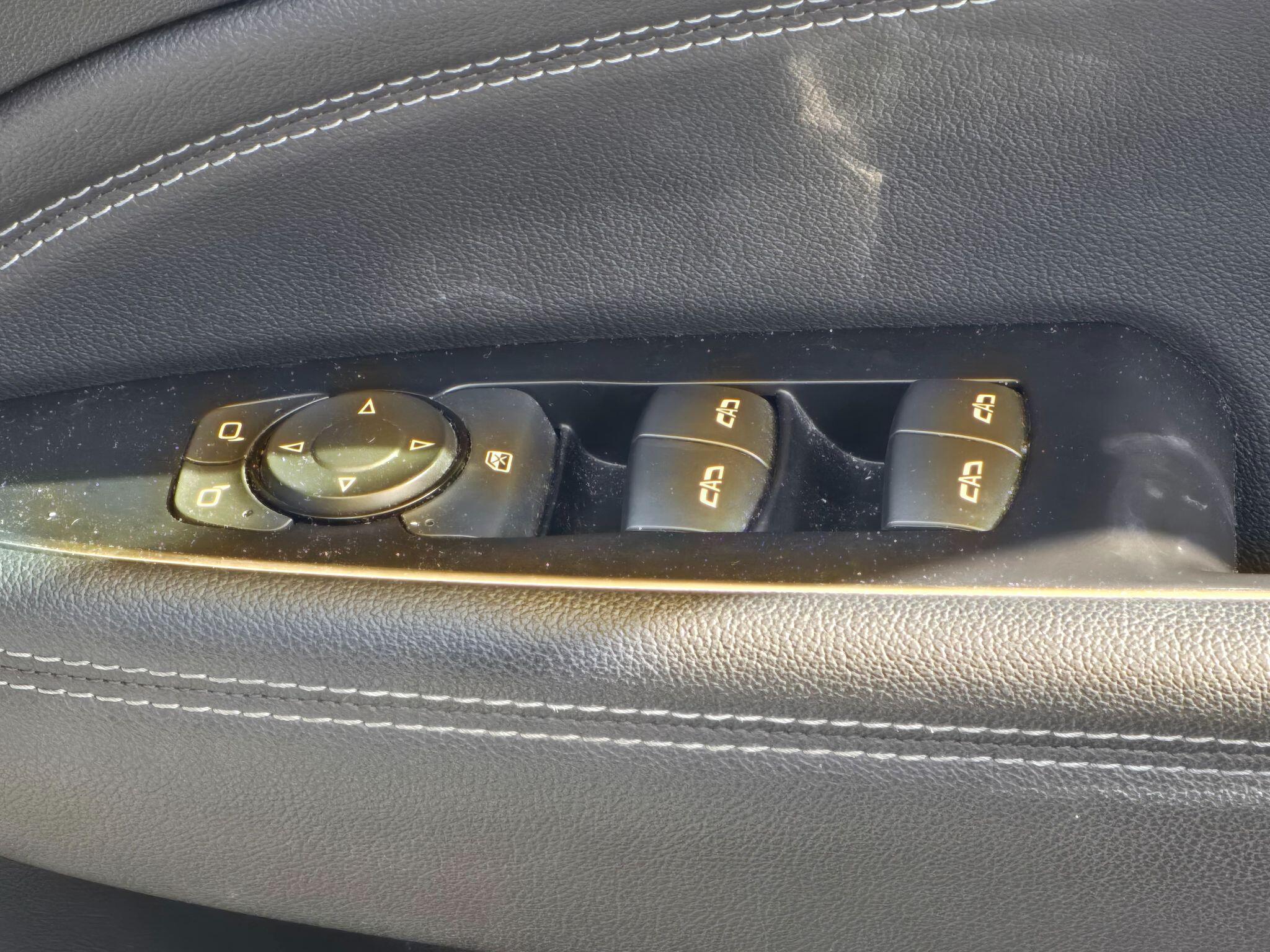 Vauxhall Insignia - Image 32