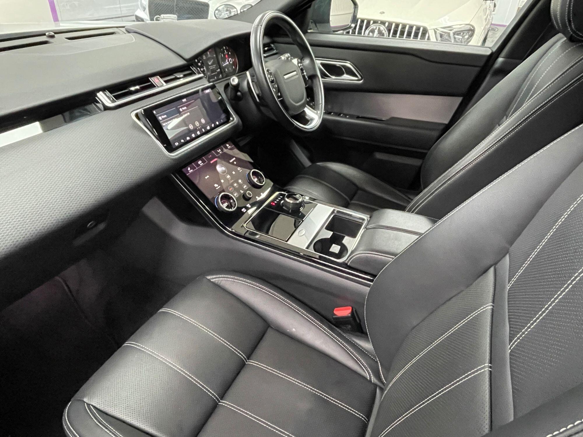 Land Rover Range Rover Velar - Image 30