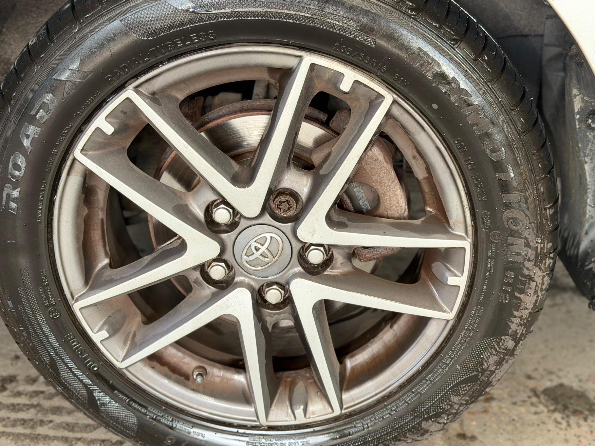 Toyota Auris - Image 20