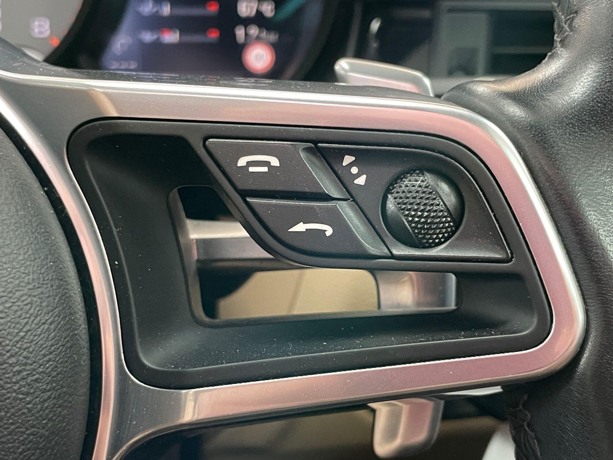 Porsche Macan - Image 41