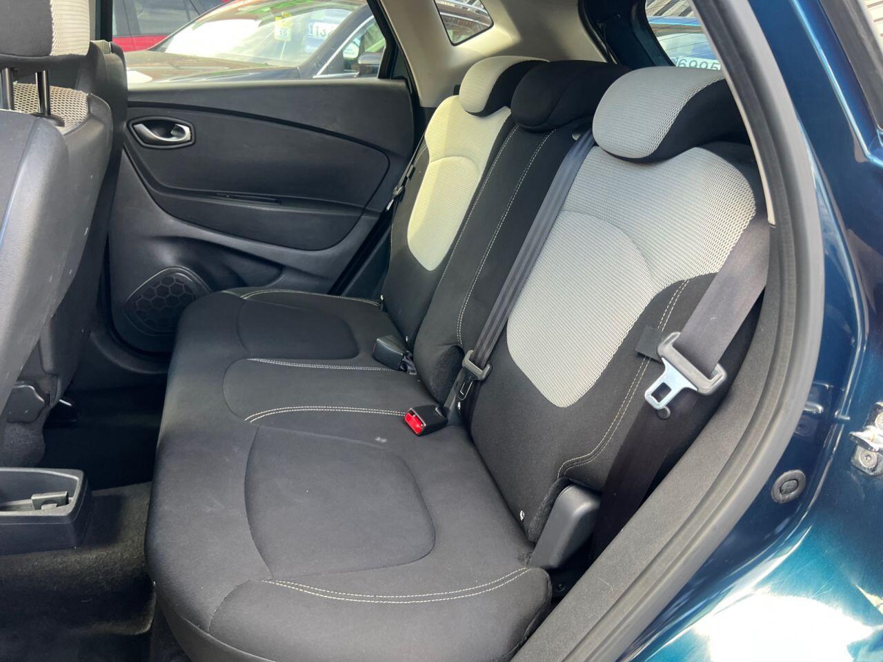 Renault Captur - Image 28