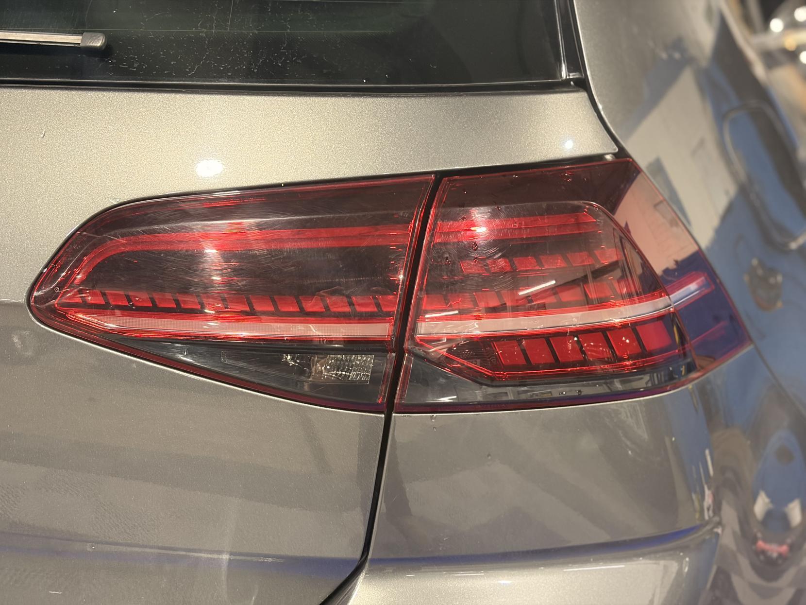 Volkswagen e-Golf - Image 11