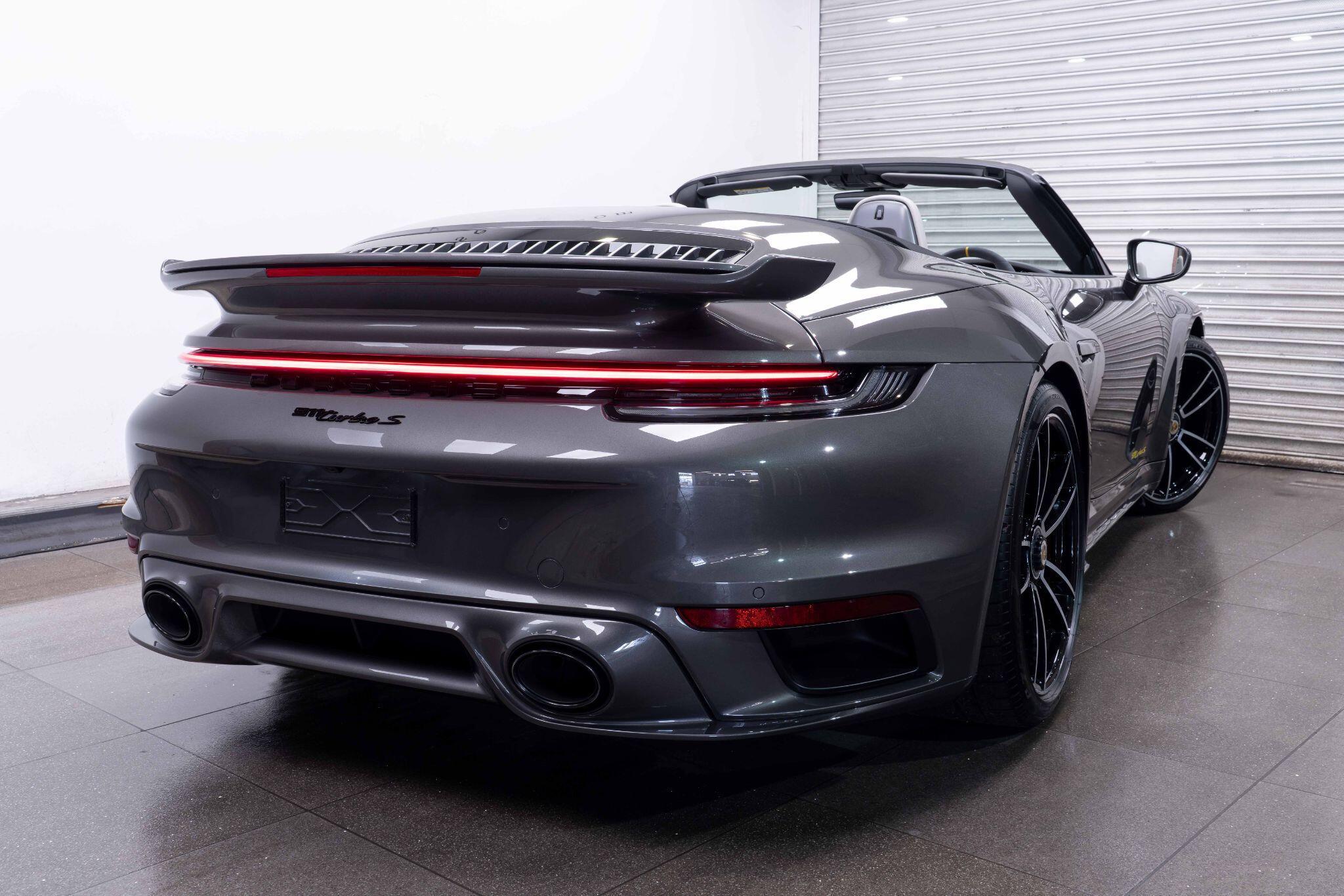 Porsche 911 - Image 5
