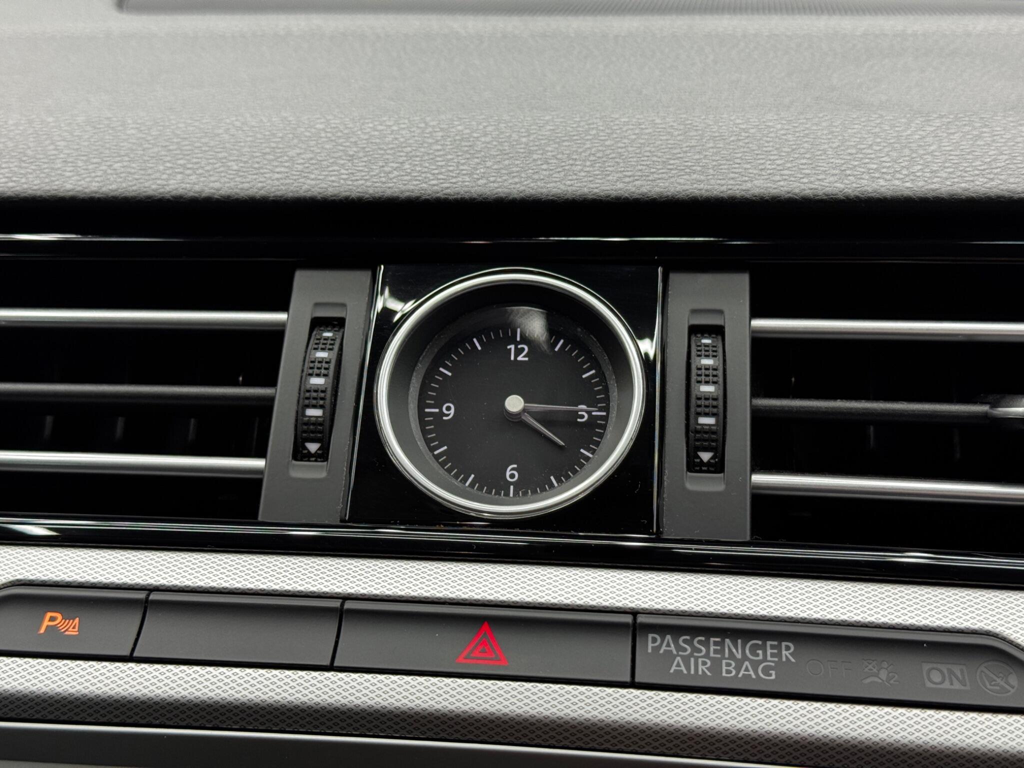 Volkswagen Passat - Image 37