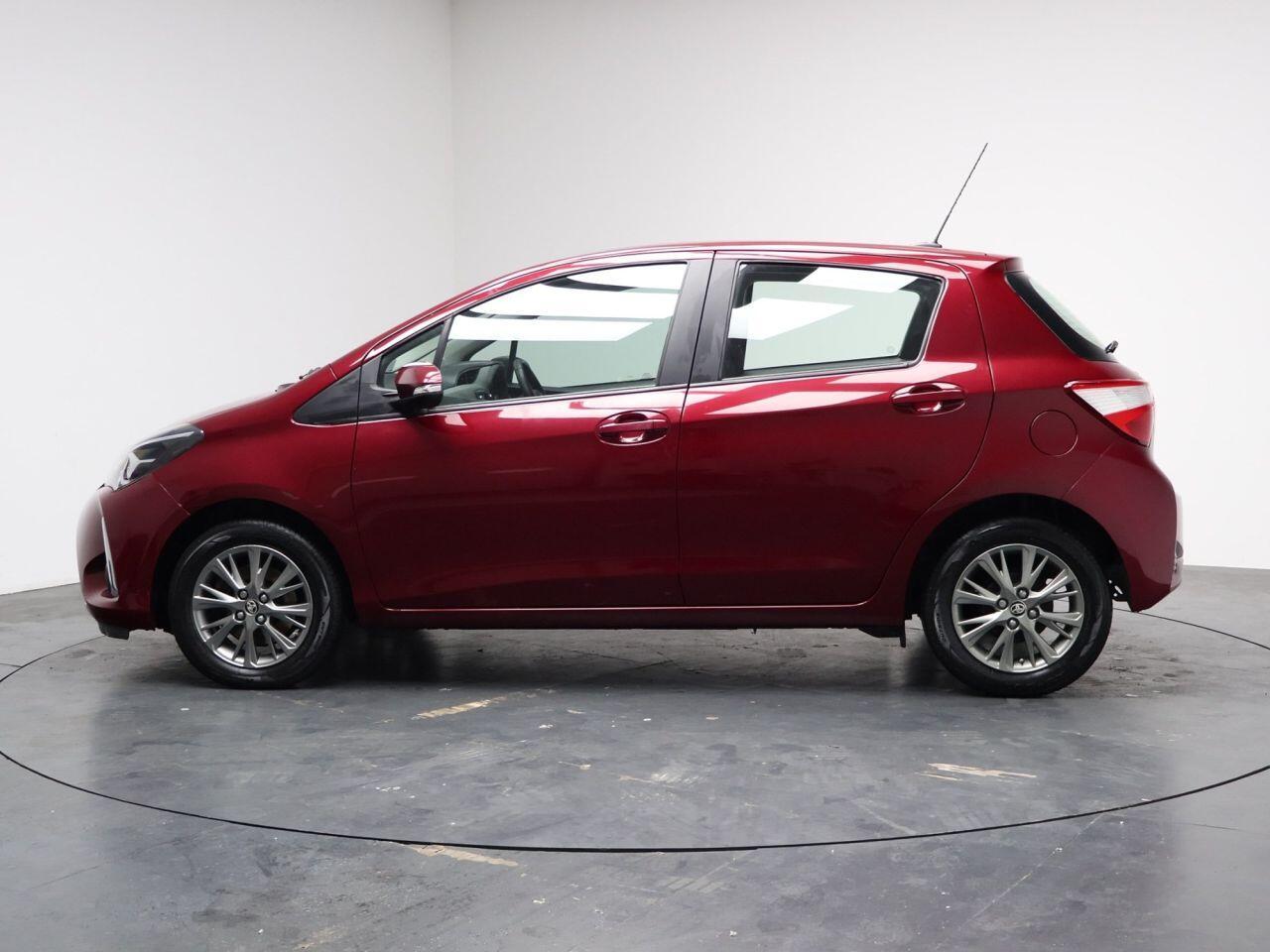 Toyota Yaris - Image 8