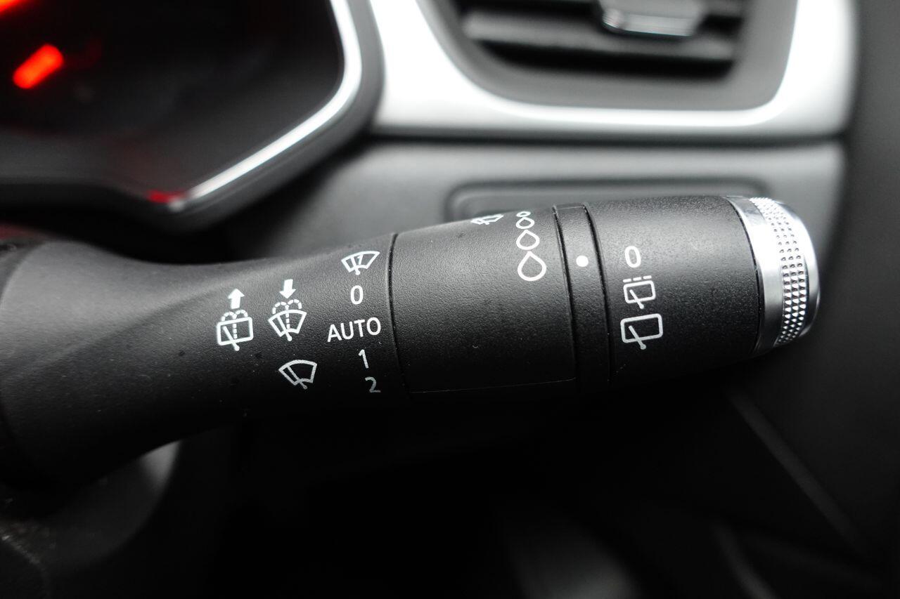 Renault Captur - Image 40