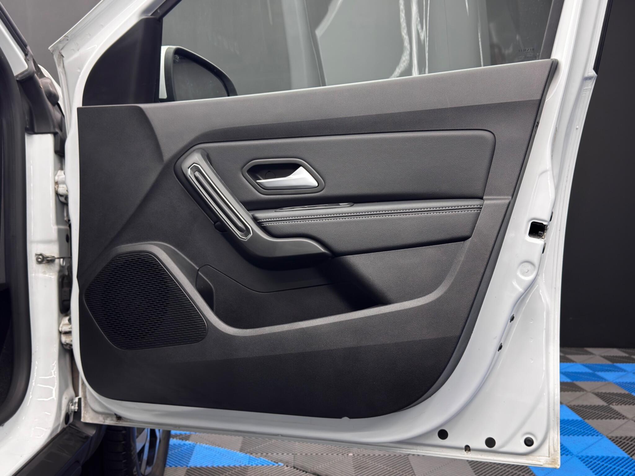 Dacia Duster - Image 36