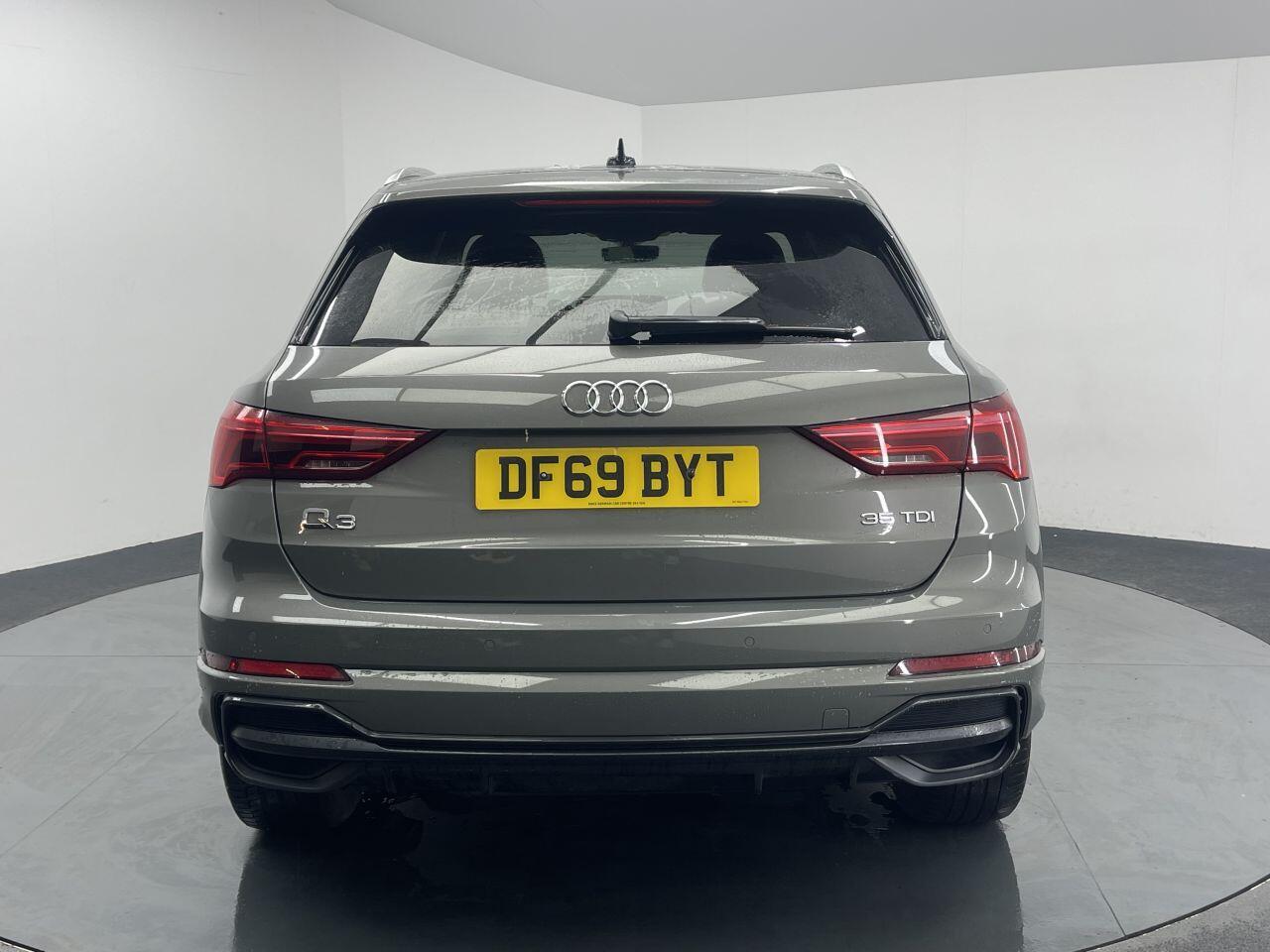 Audi Q3 - Image 10