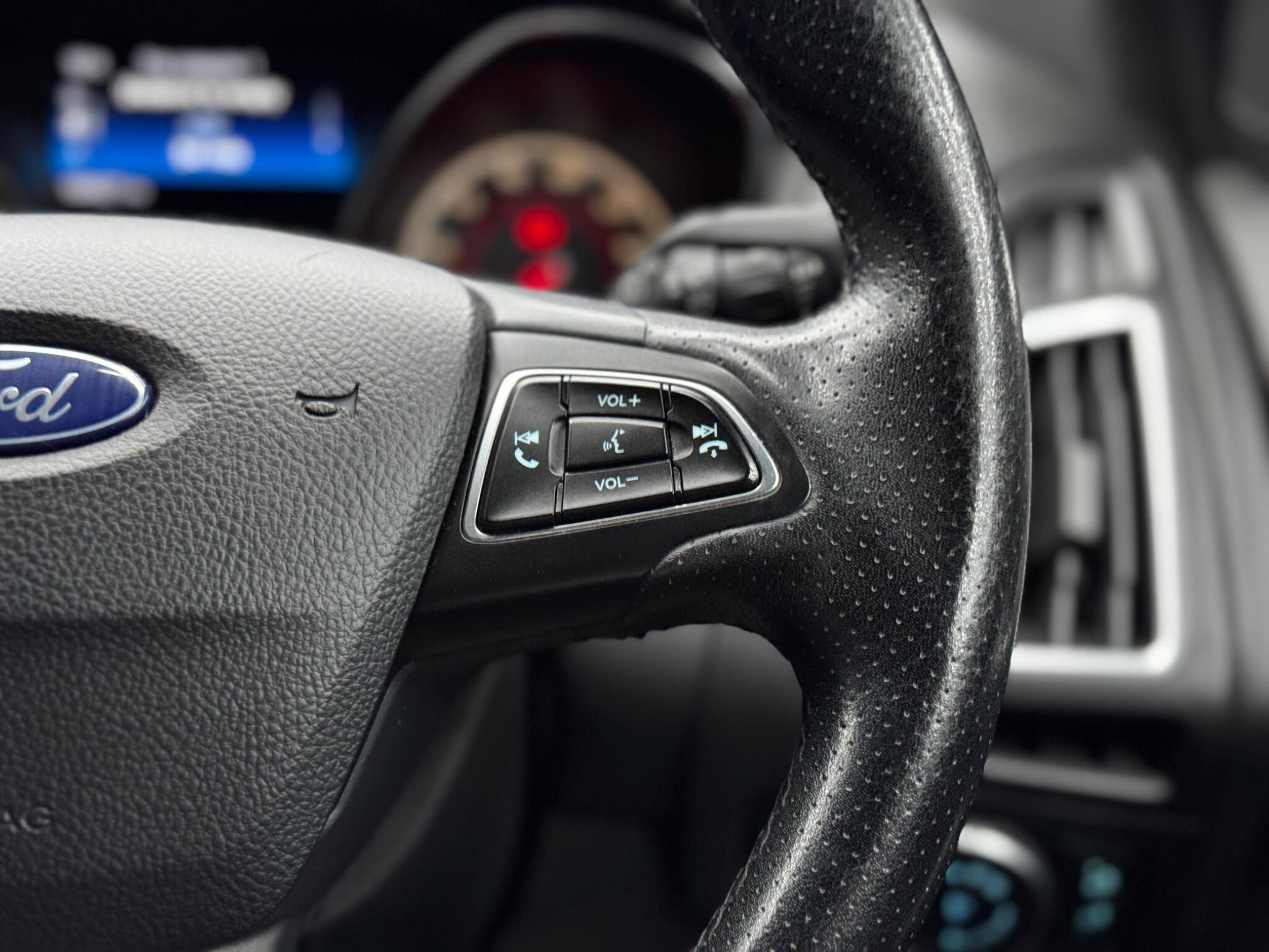 Ford Focus - Image 20
