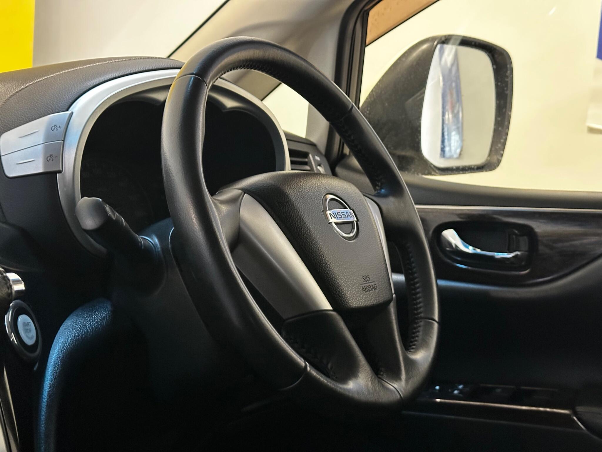 Nissan Elgrand - Image 27